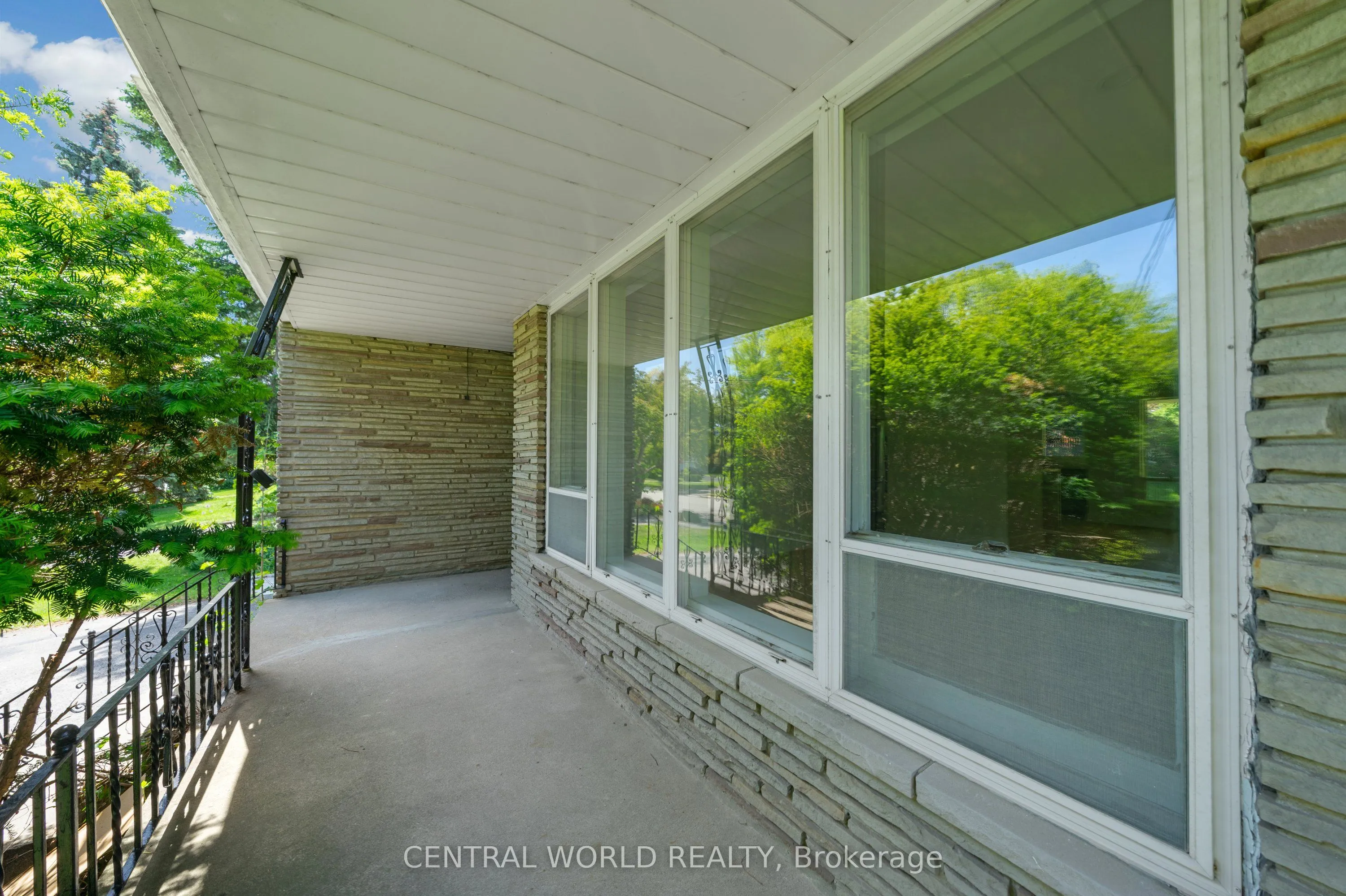 38 Denrock Drive