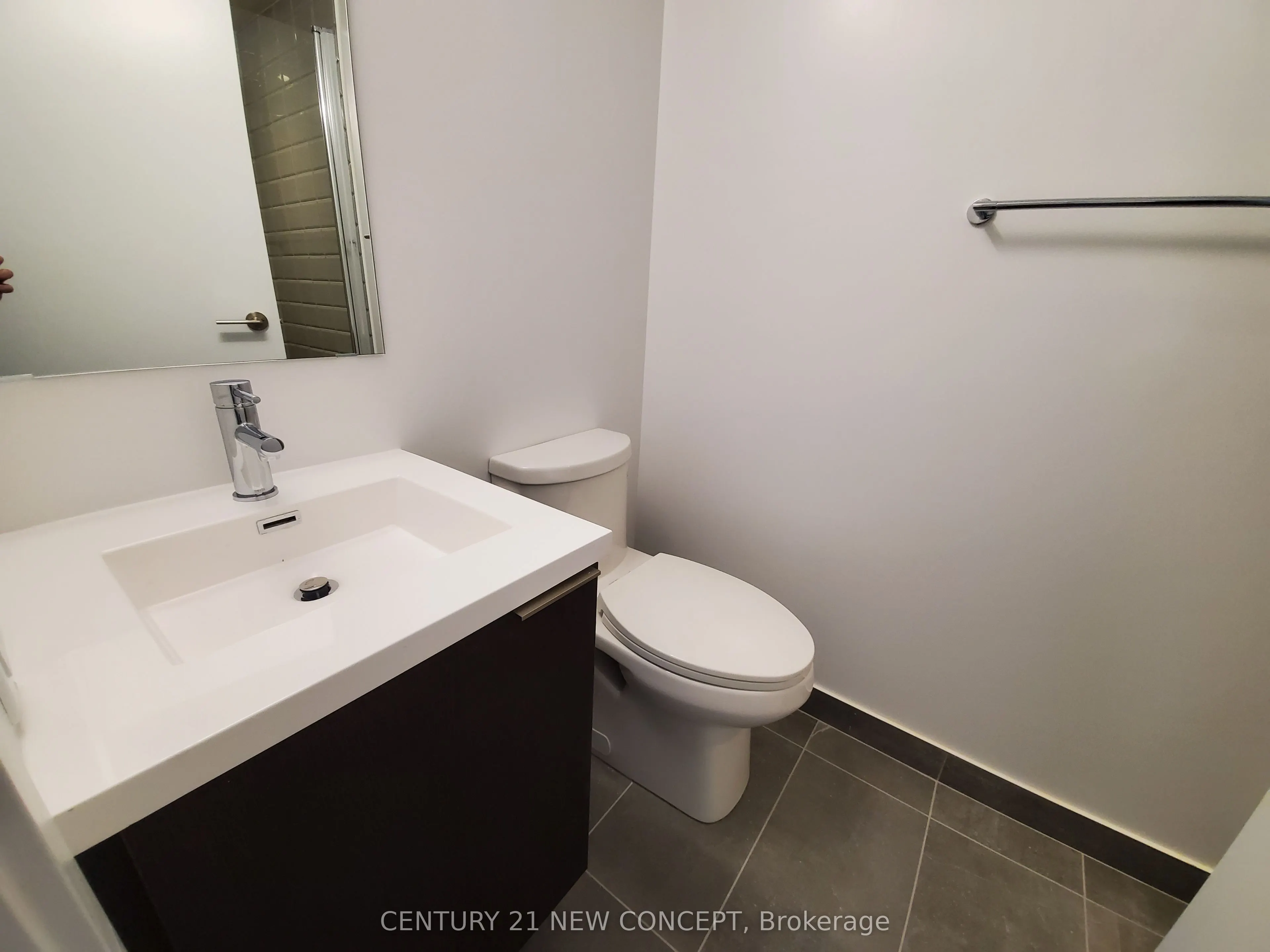 203 College Street #1105
