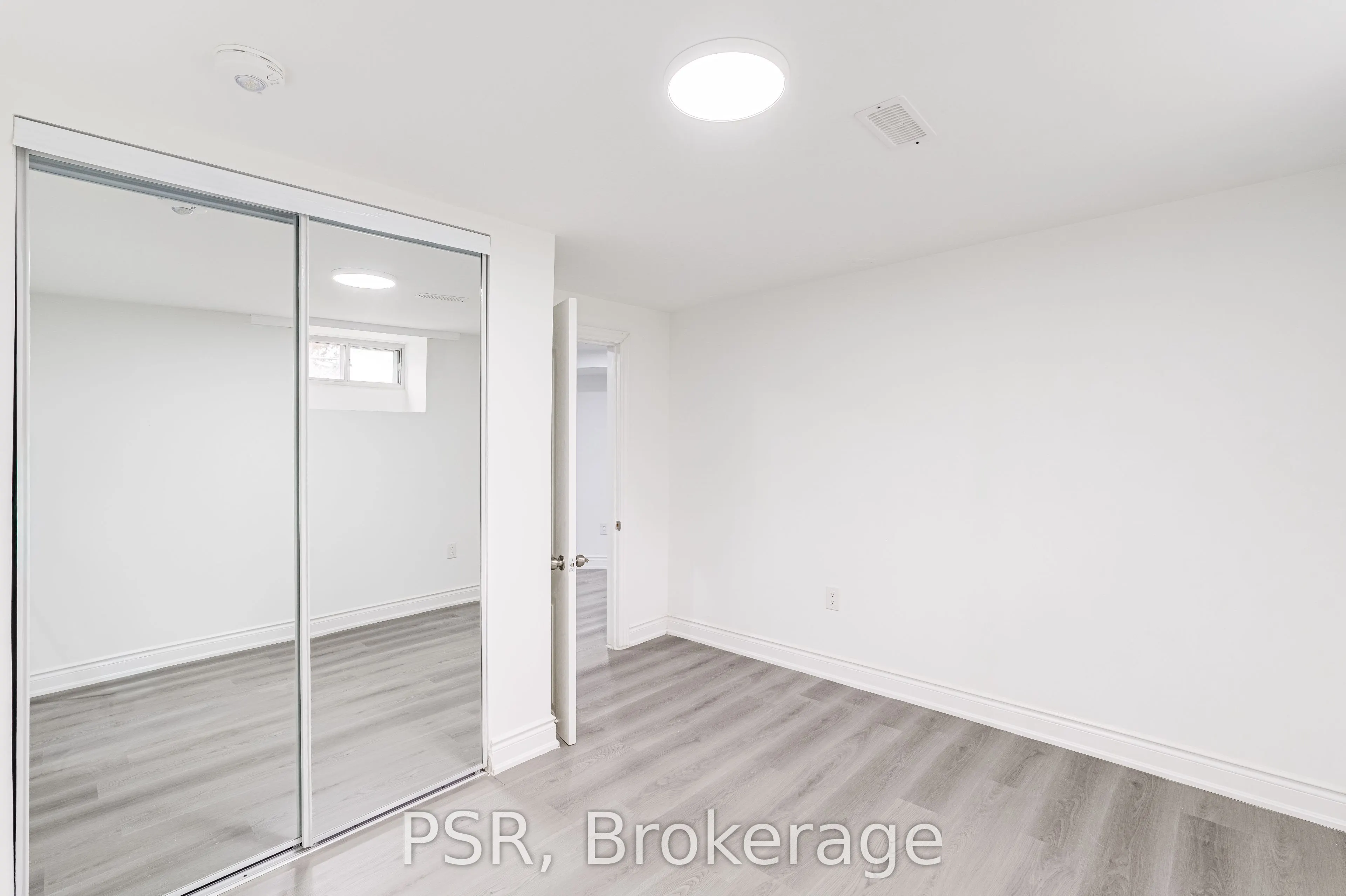 24 Skelmore Crescent #Lower
