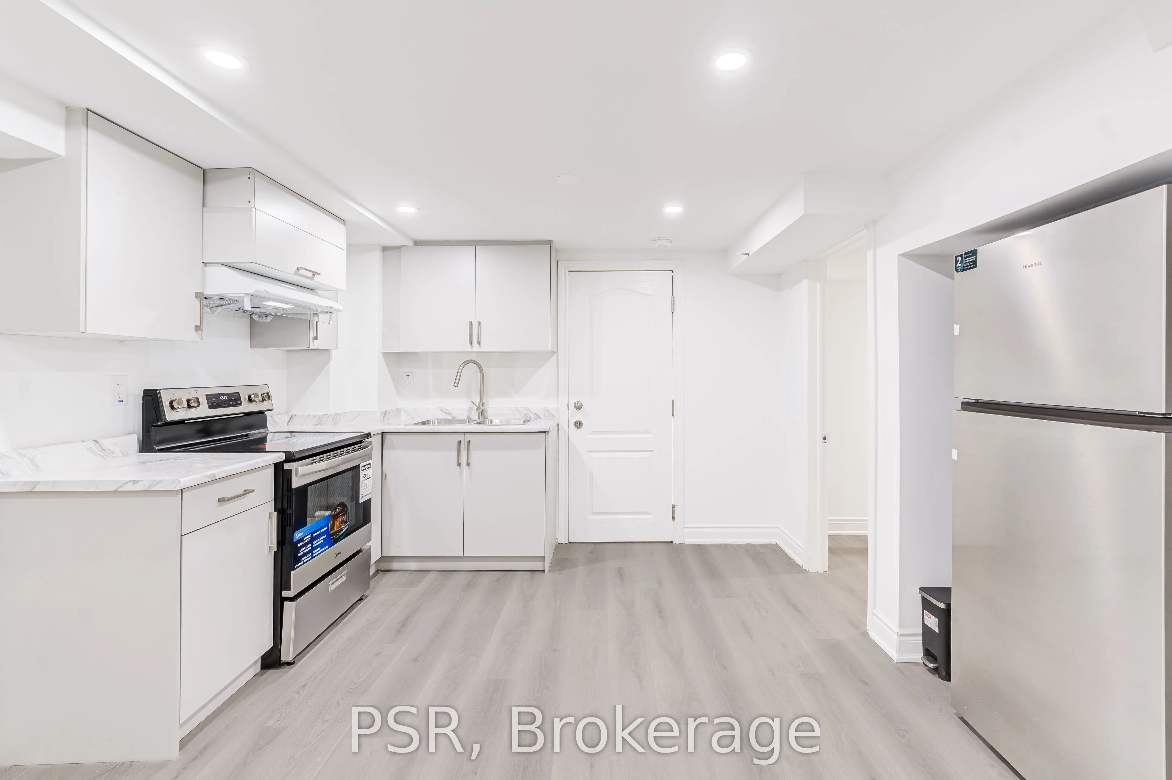 24 Skelmore Crescent #Lower