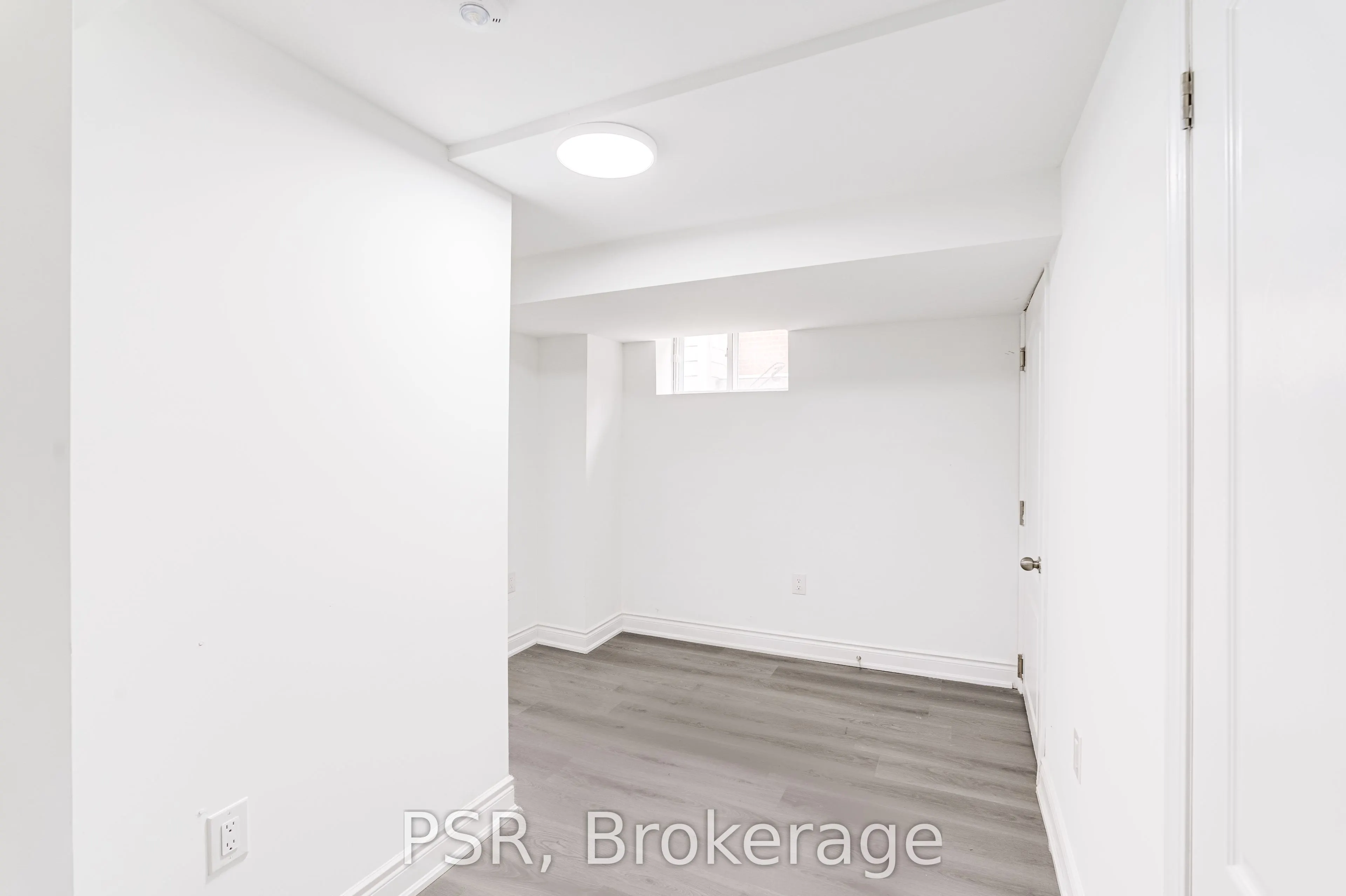 24 Skelmore Crescent #Lower
