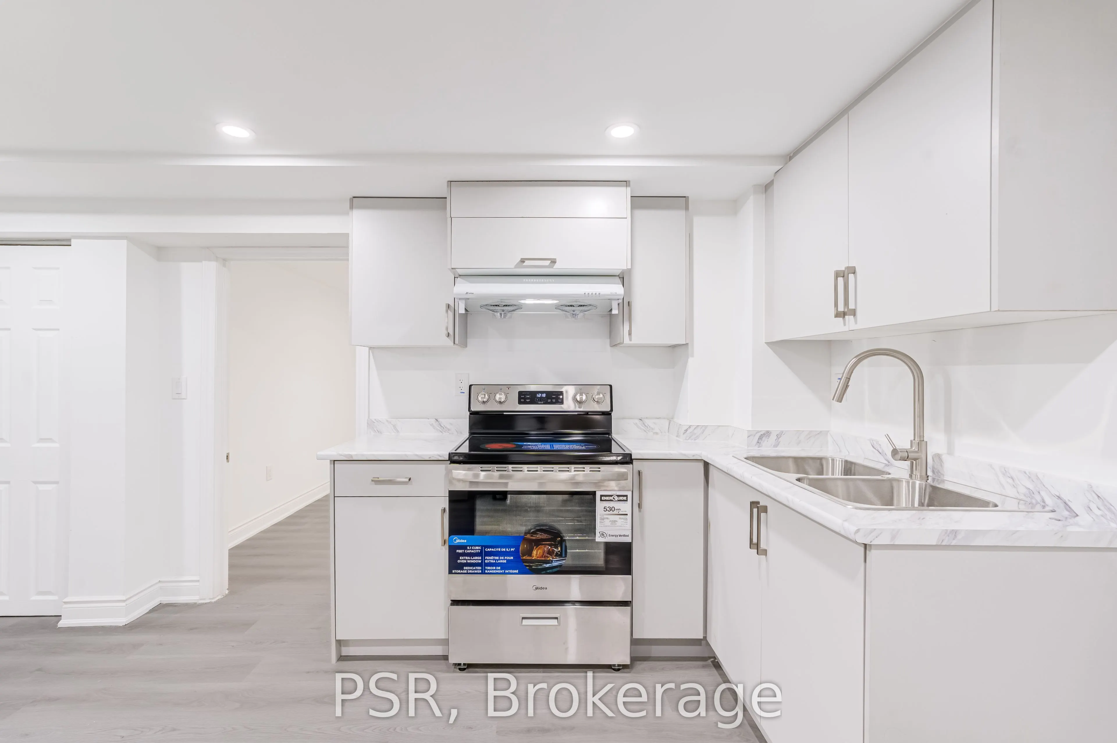 24 Skelmore Crescent #Lower