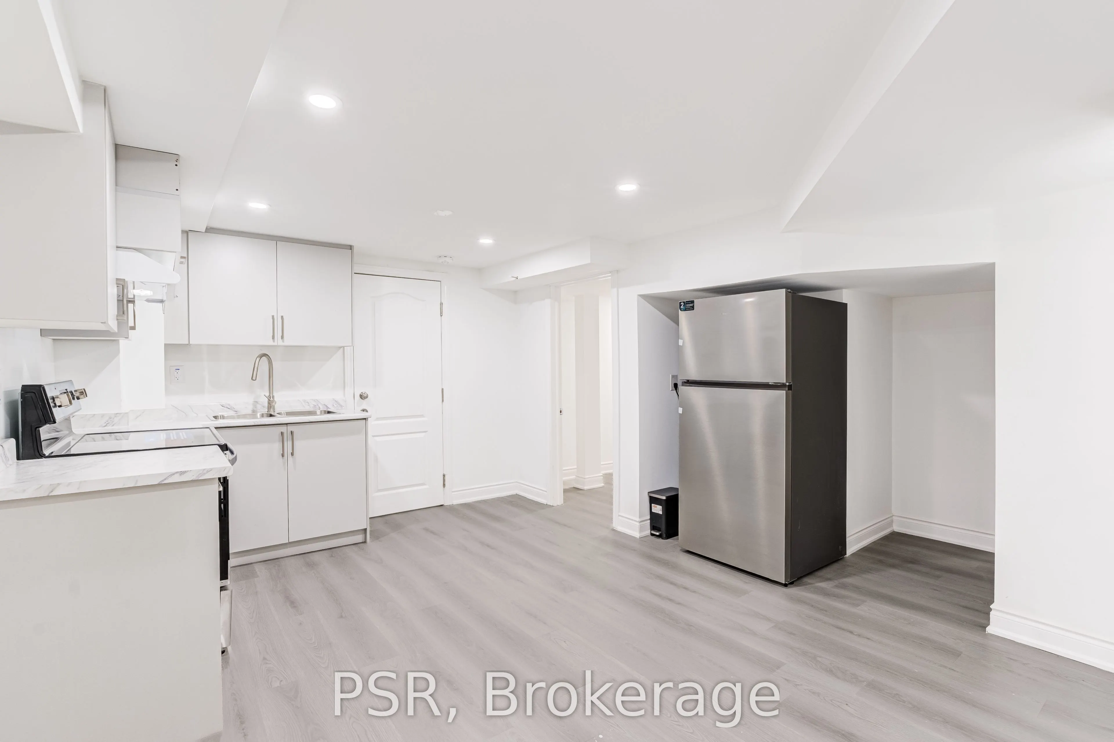 24 Skelmore Crescent #Lower