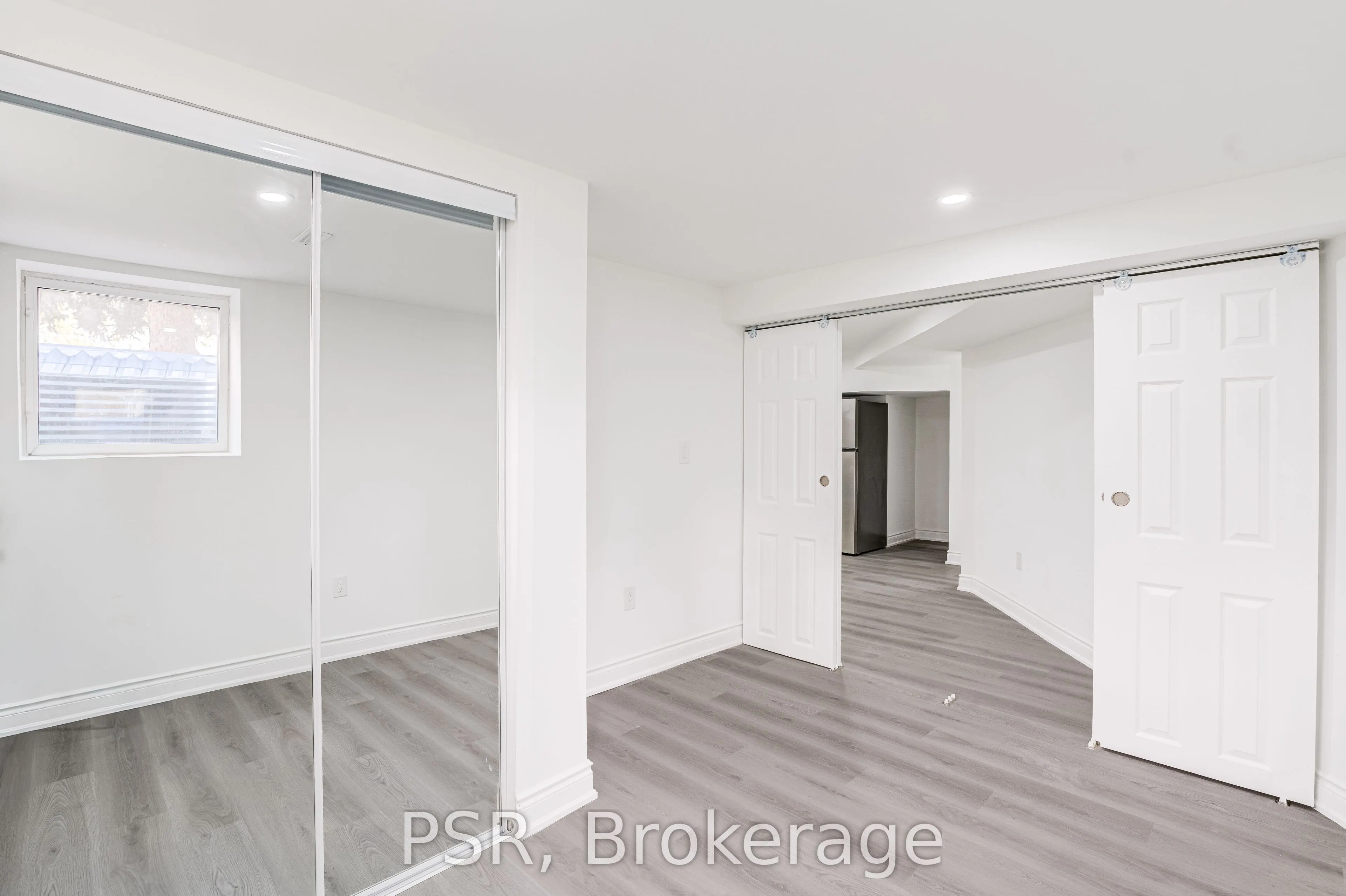 24 Skelmore Crescent #Lower