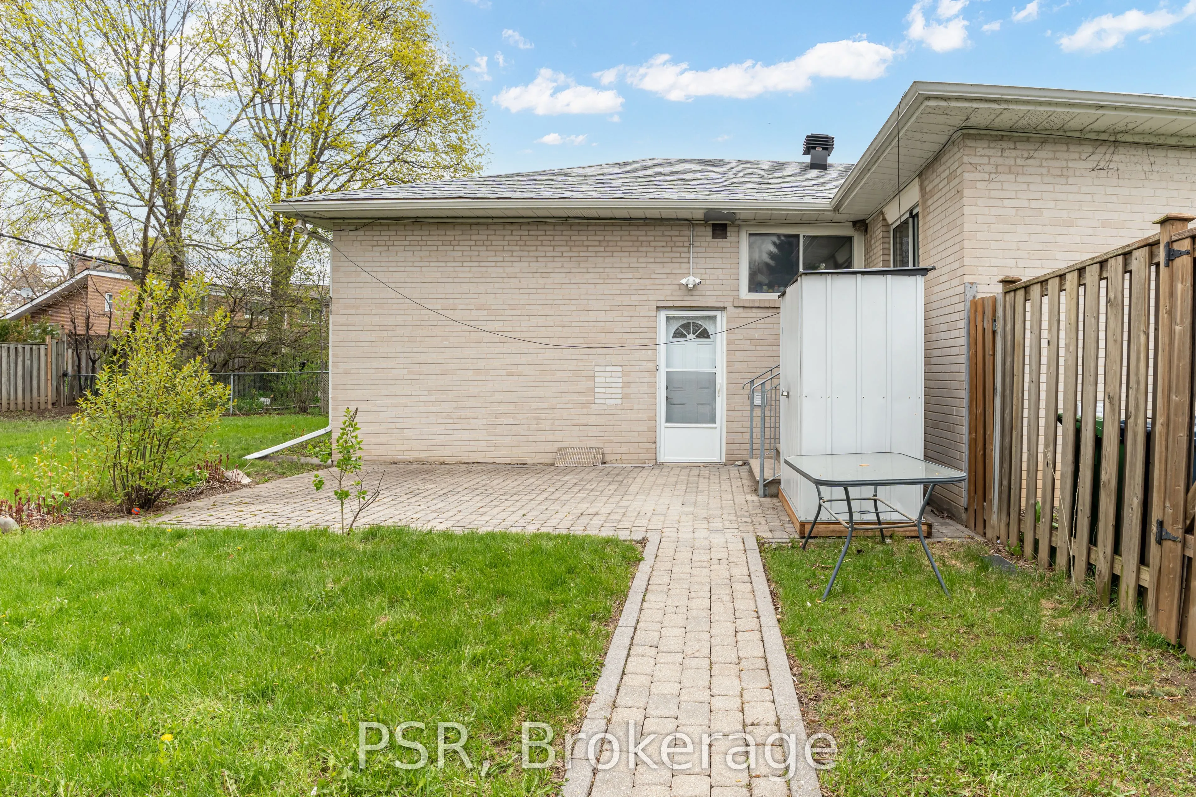 24 Skelmore Crescent #Lower
