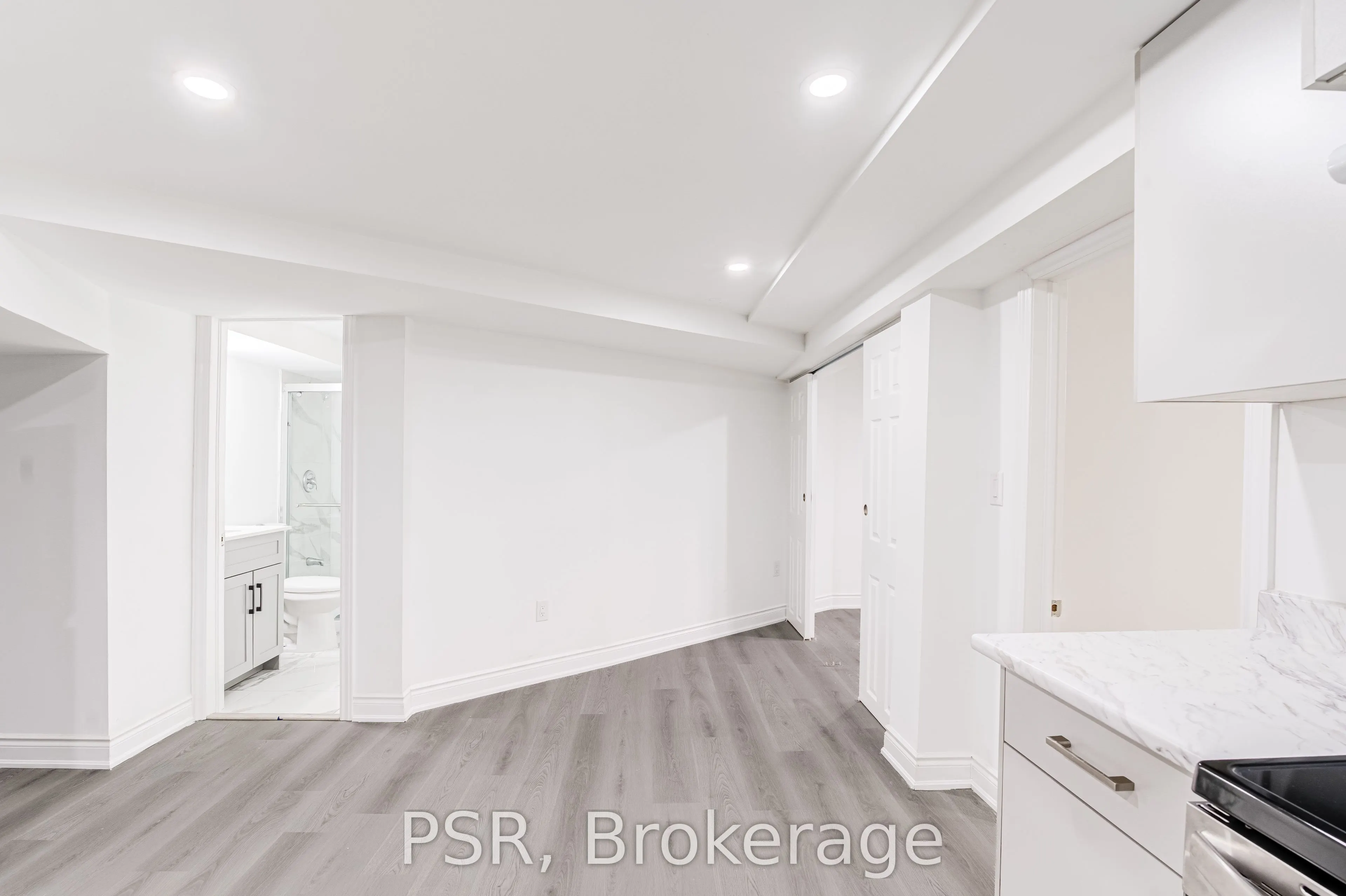 24 Skelmore Crescent #Lower