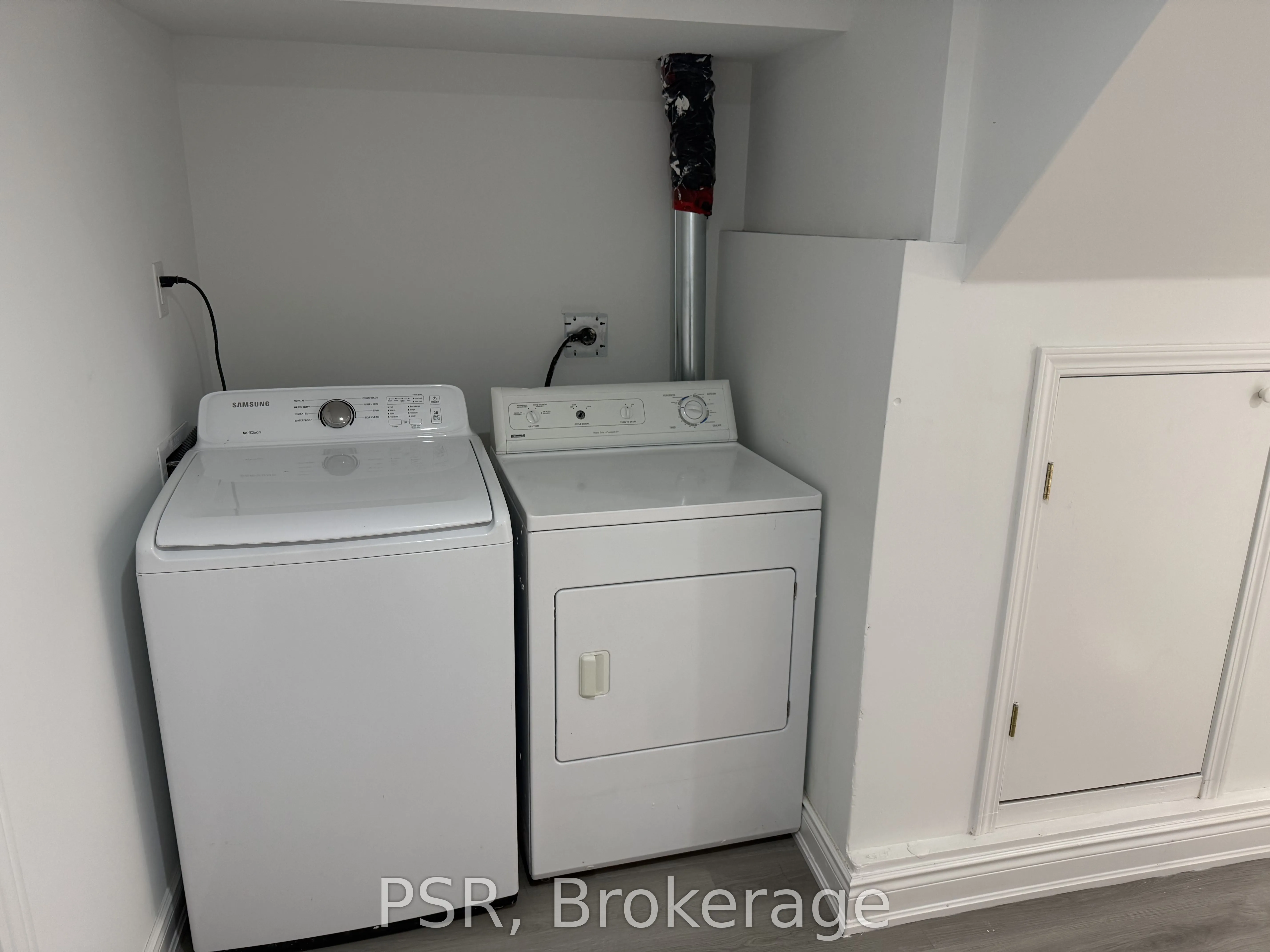 24 Skelmore Crescent #Lower