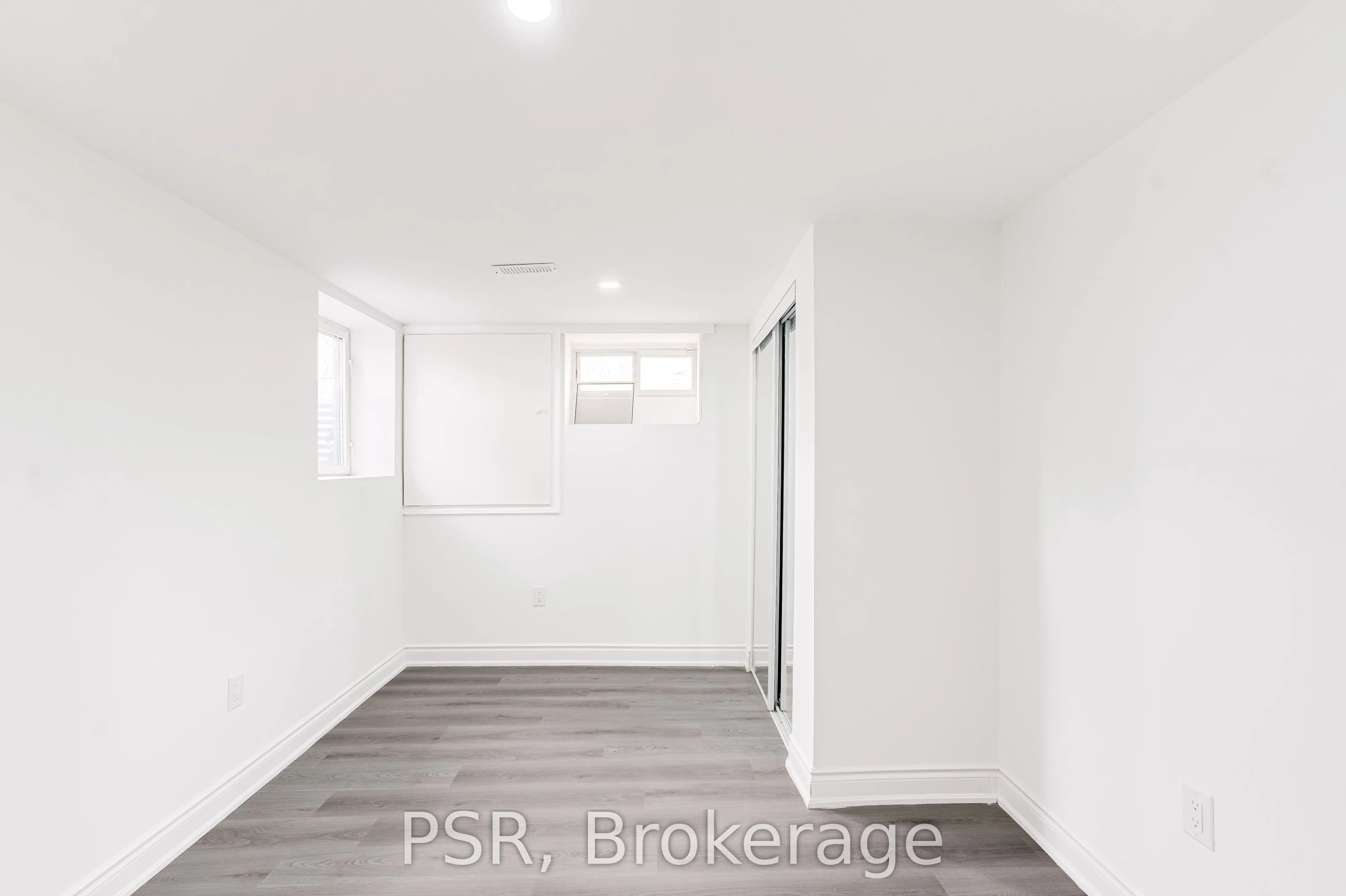 24 Skelmore Crescent #Lower