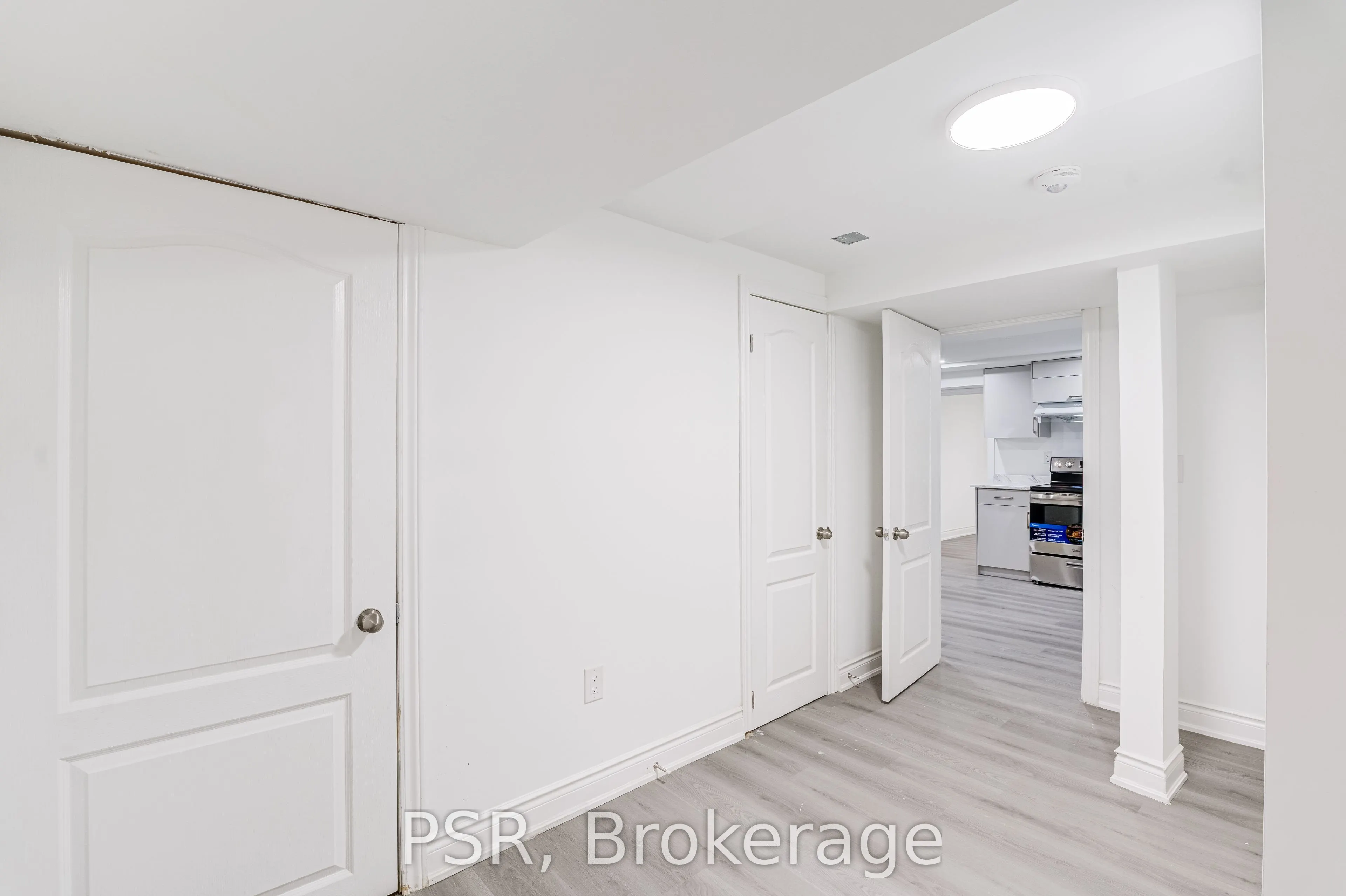 24 Skelmore Crescent #Lower