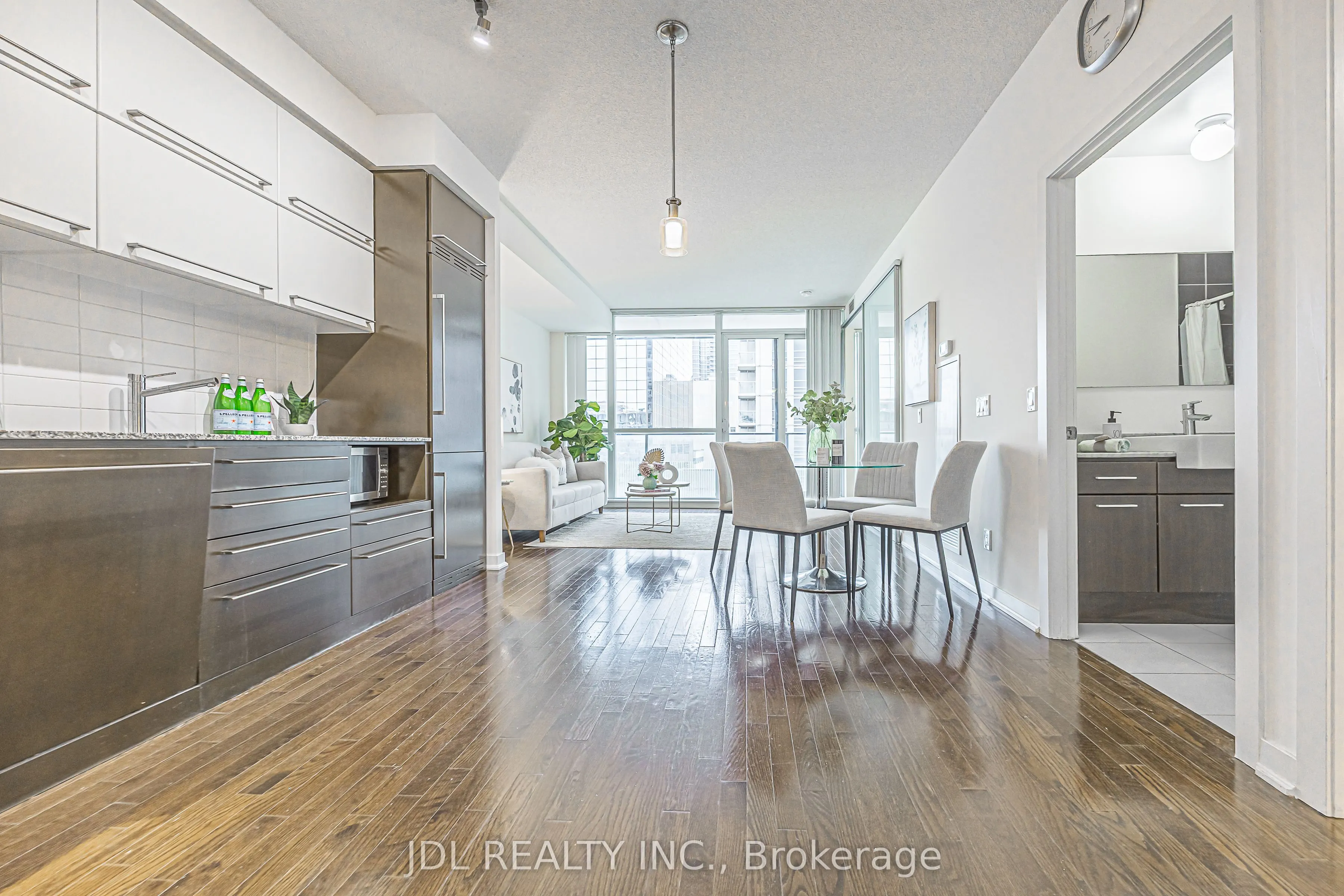 770 Bay Street #1105