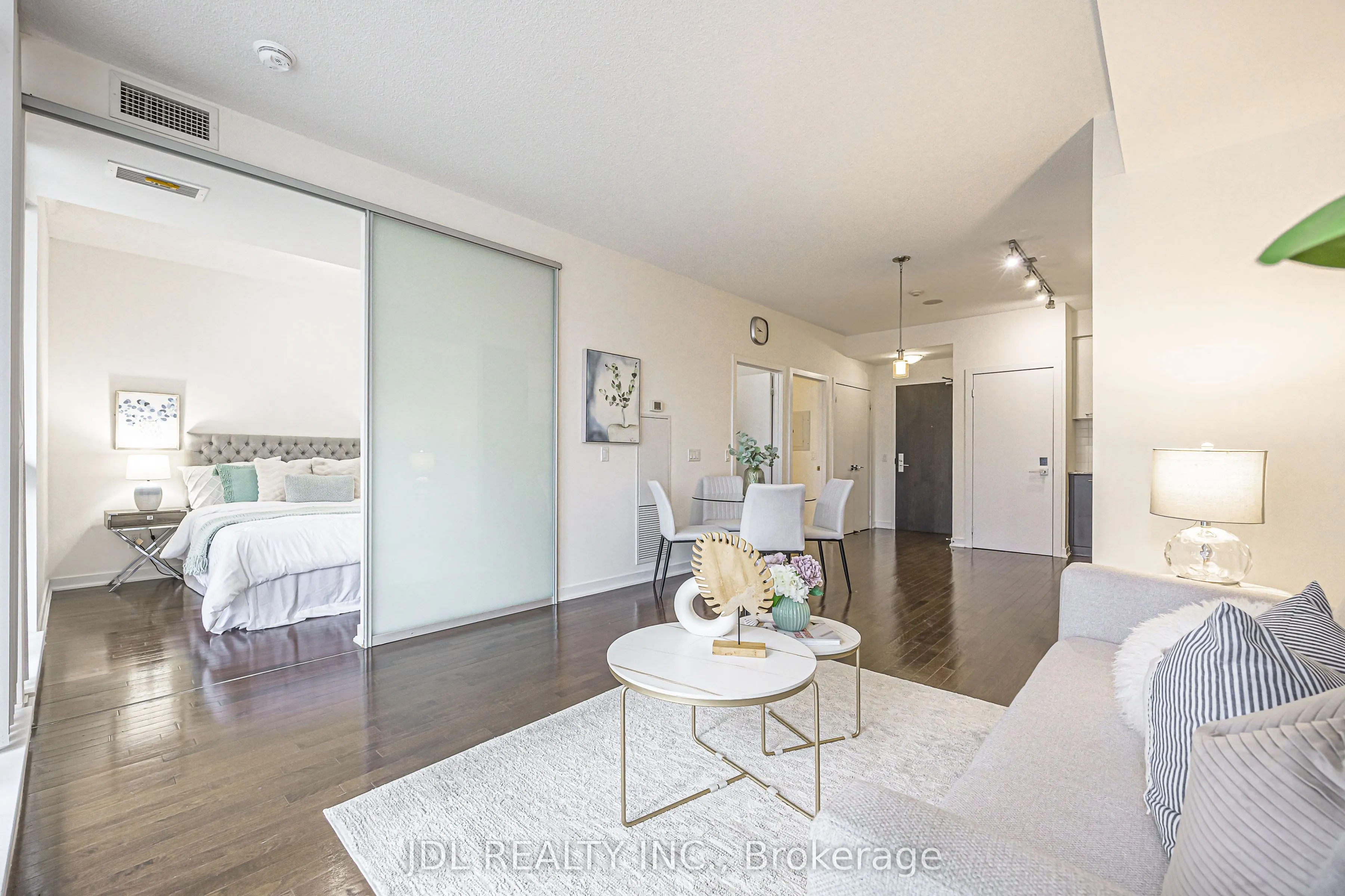 770 Bay Street #1105