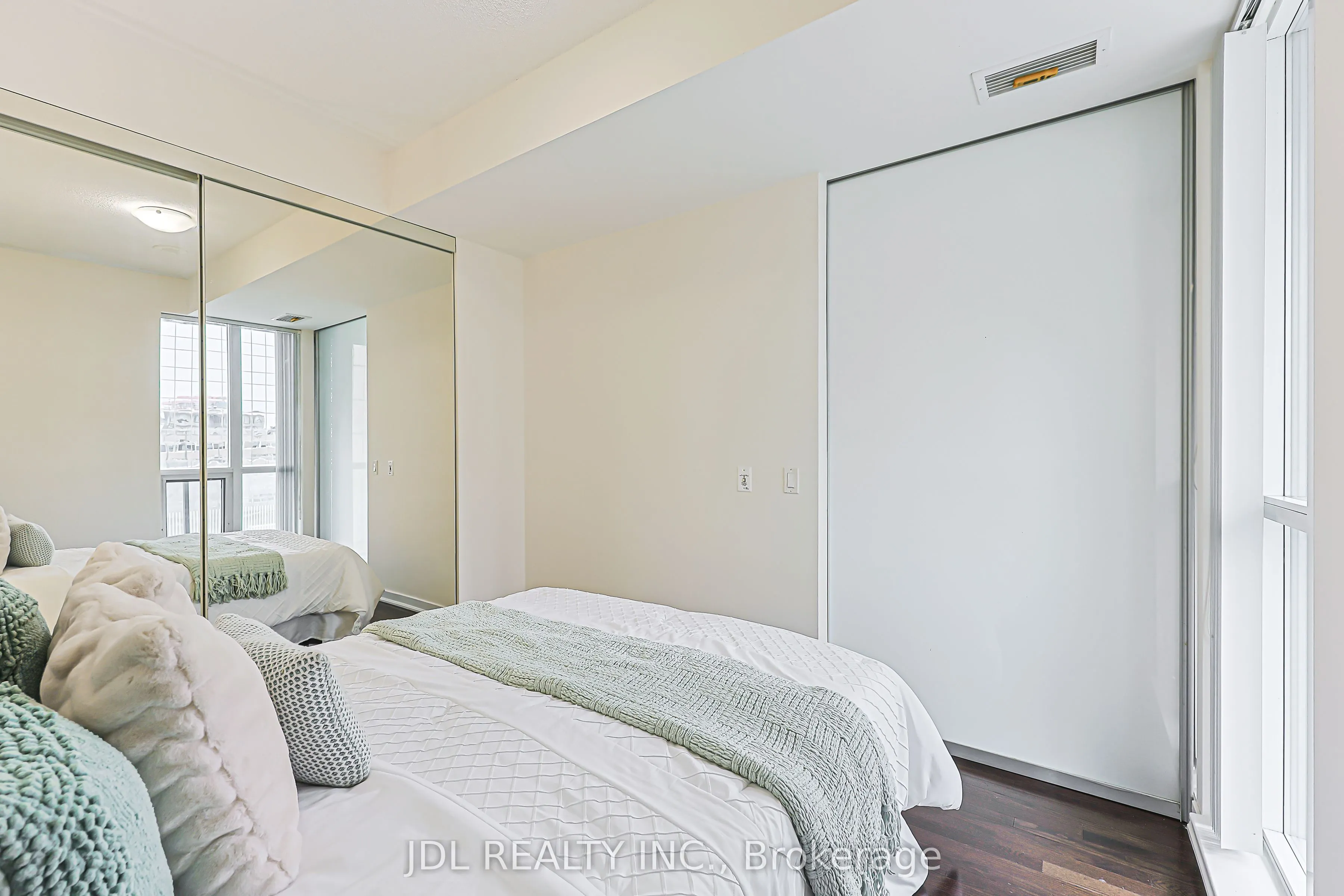 770 Bay Street #1105