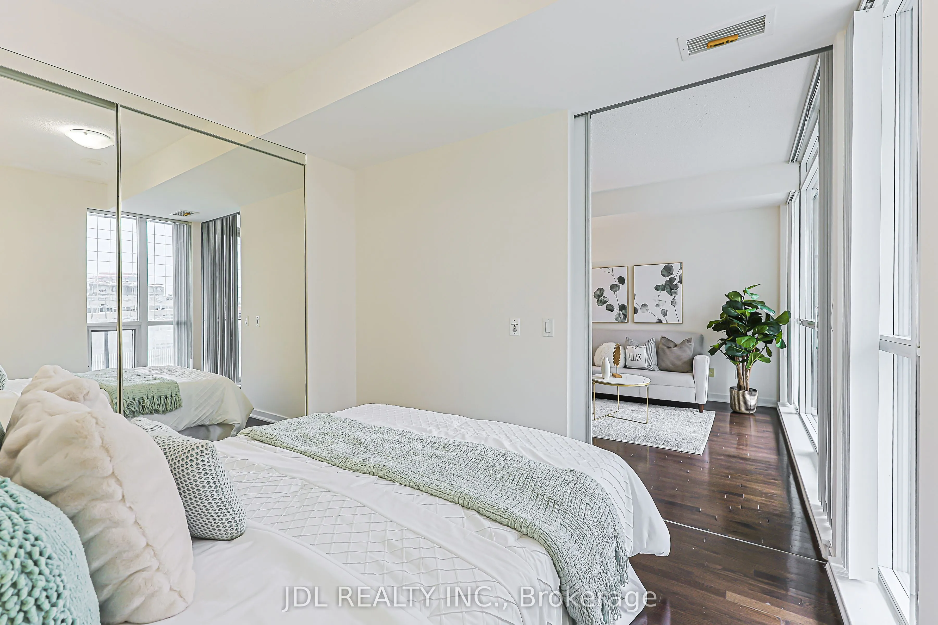 770 Bay Street #1105