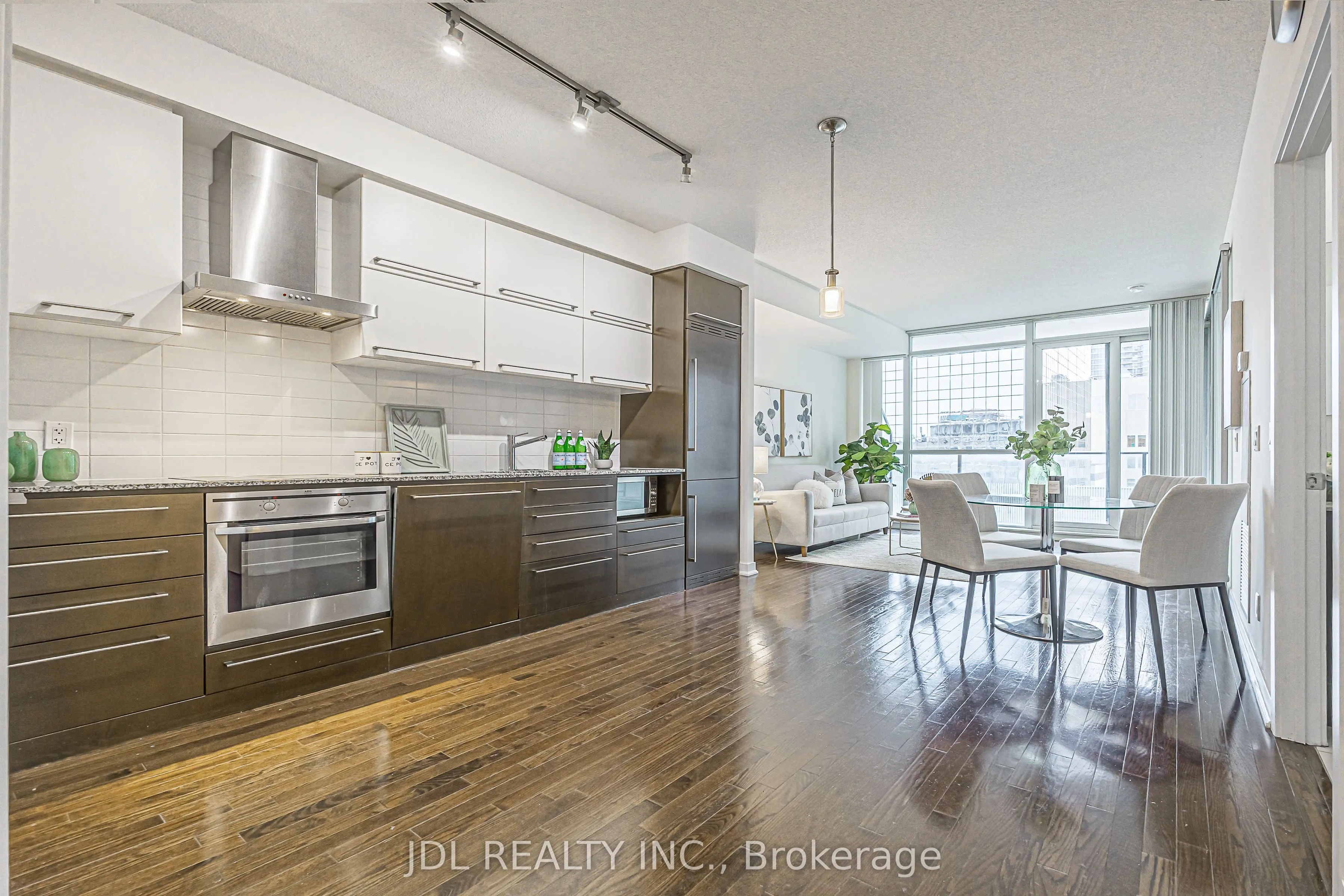 770 Bay Street #1105