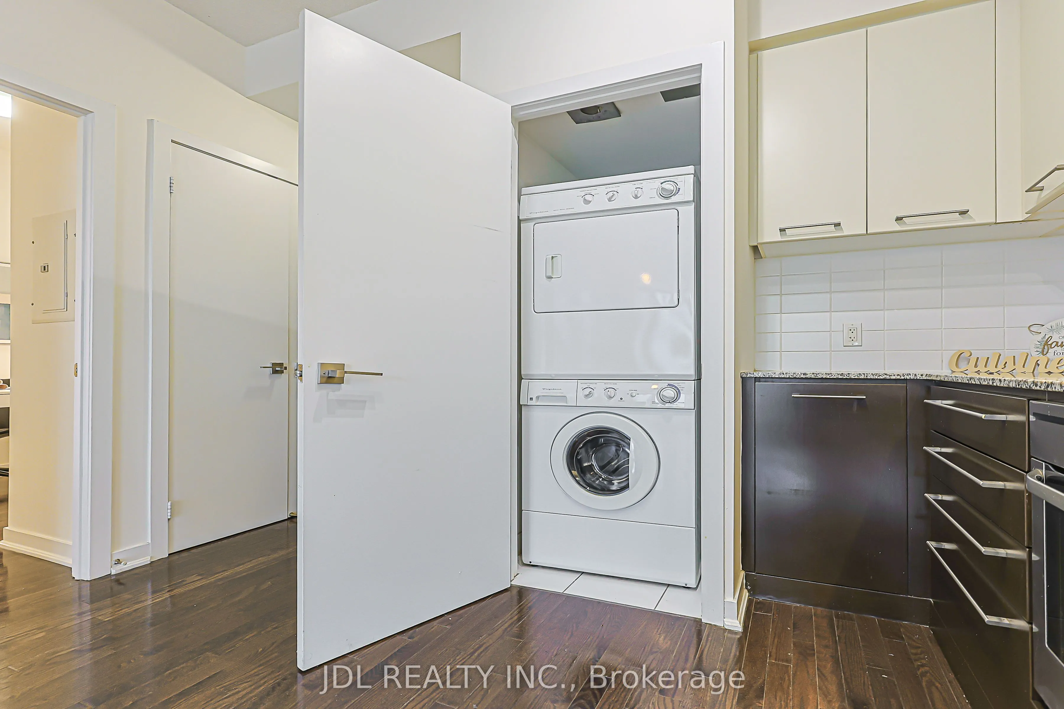 770 Bay Street #1105