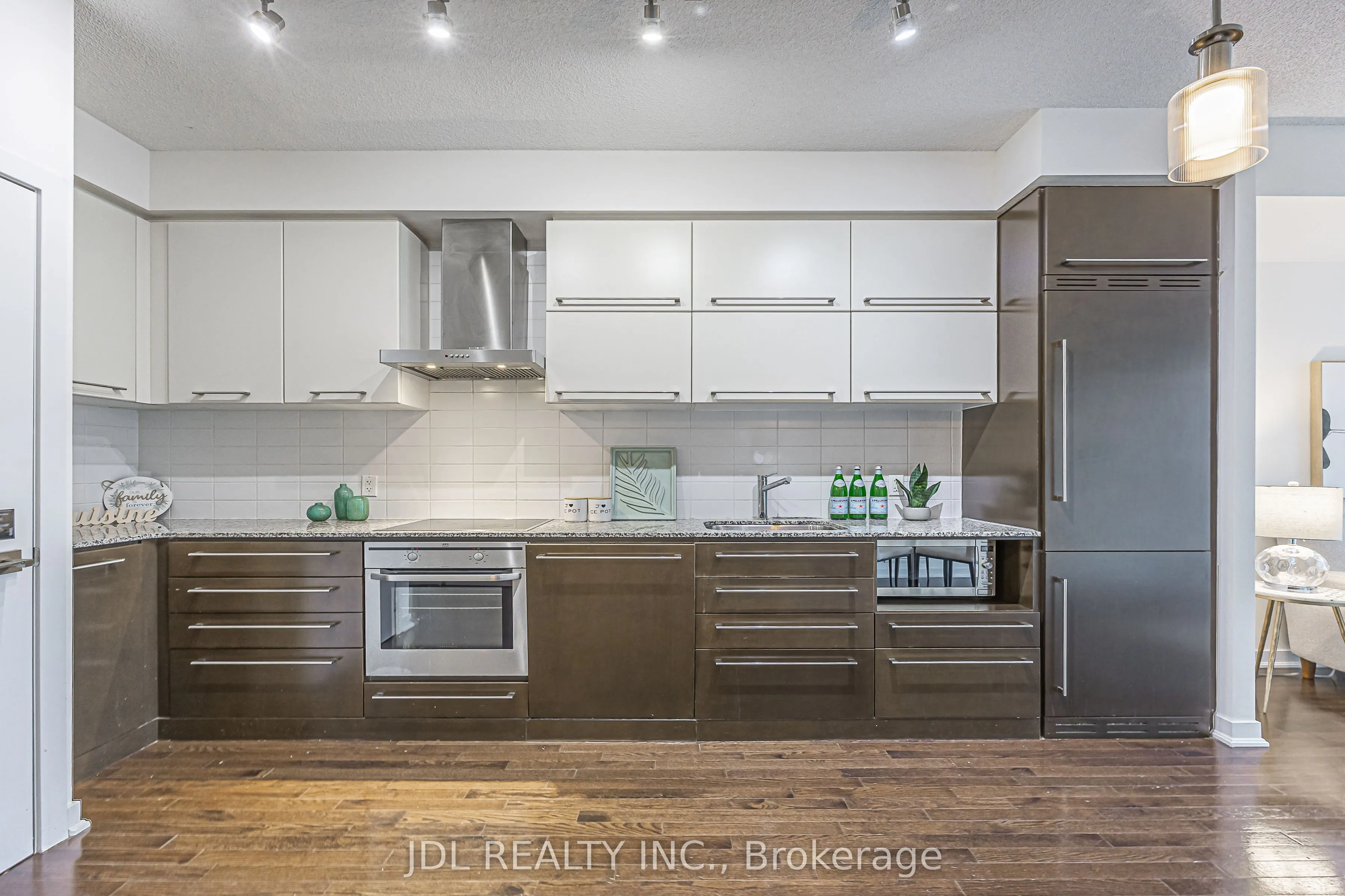 770 Bay Street #1105