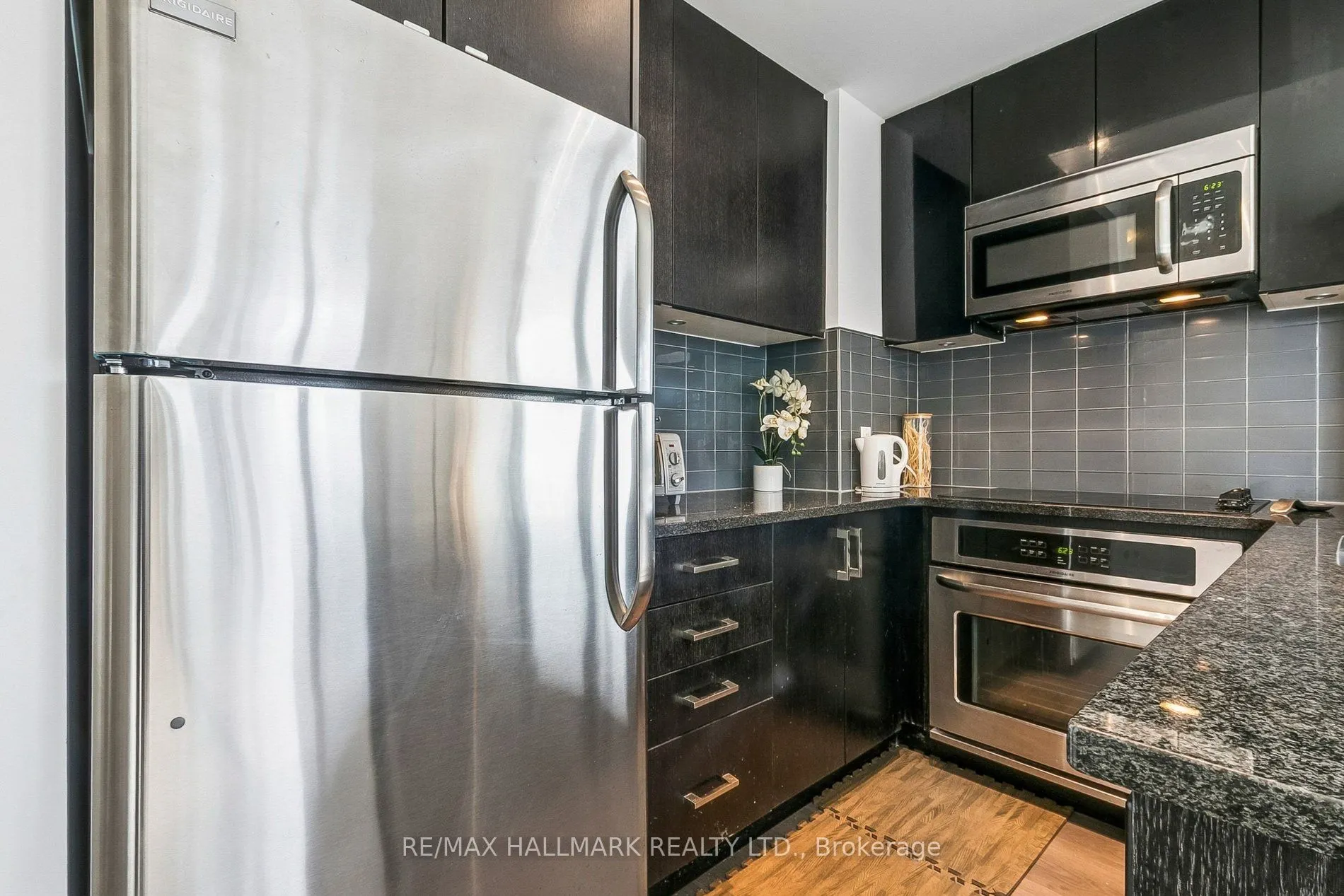 98 Lillian Street #1212
