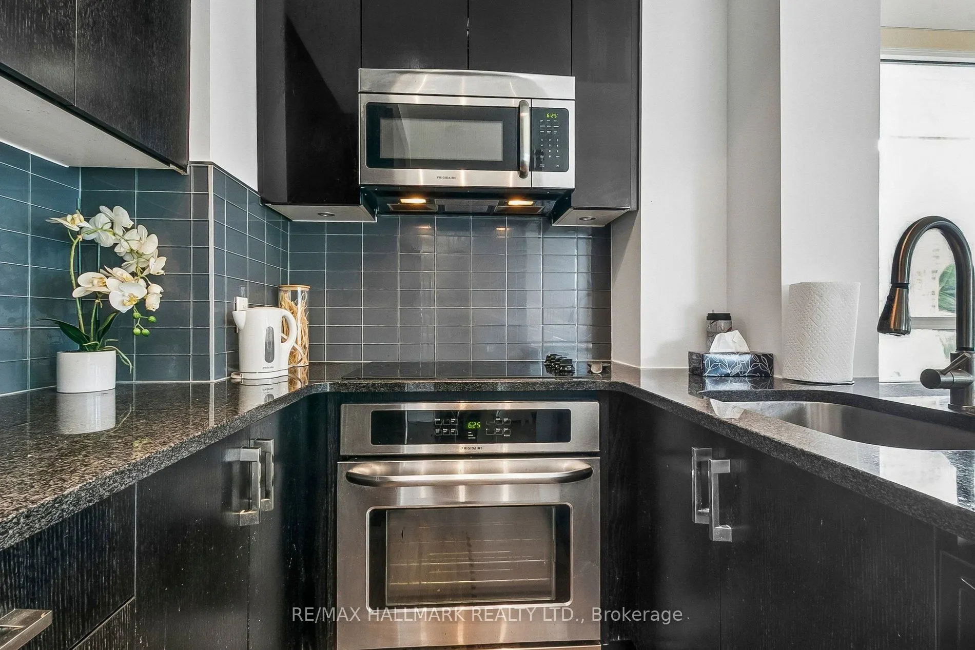 98 Lillian Street #1212