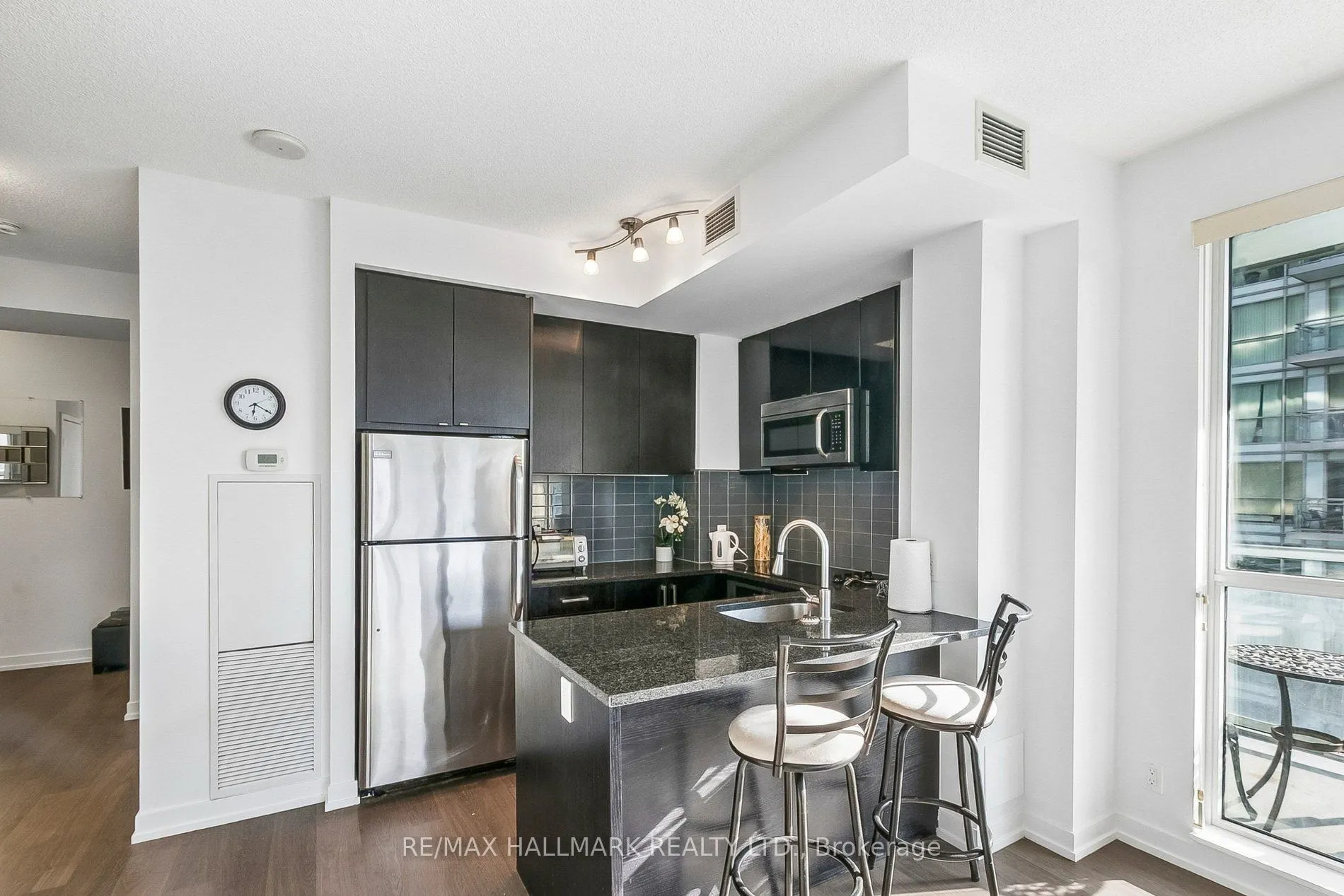 98 Lillian Street #1212