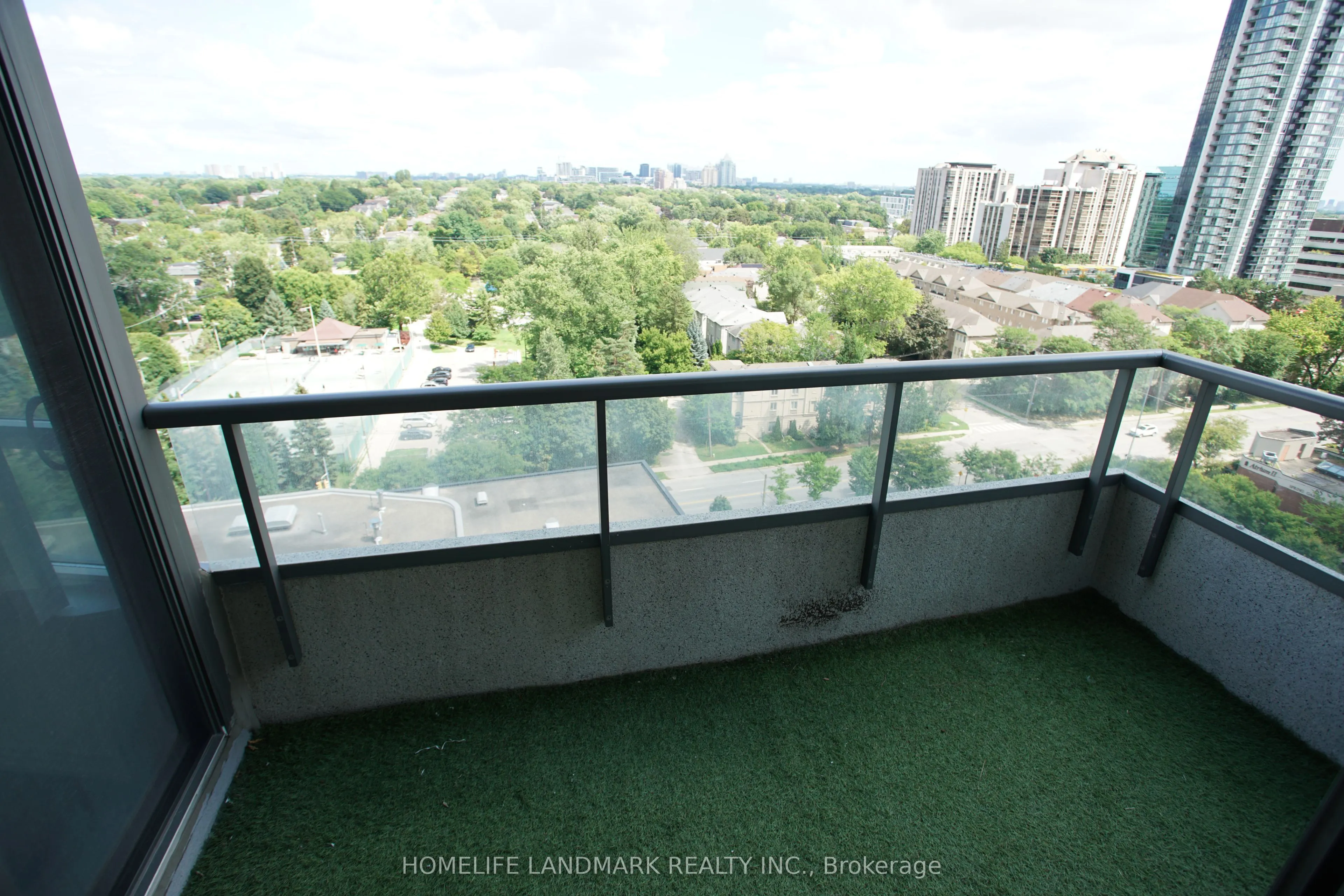 35 Hollywood Avenue #1606