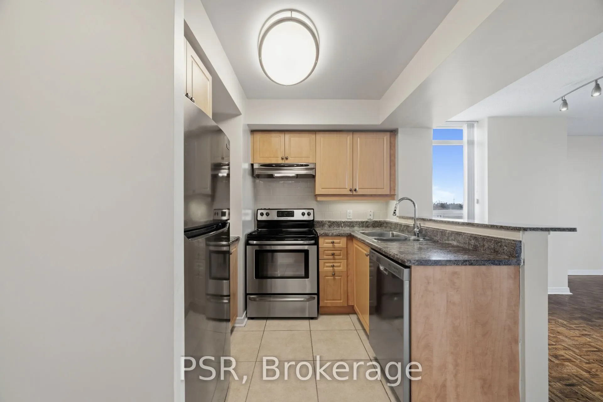 515 Rosewell Avenue #302