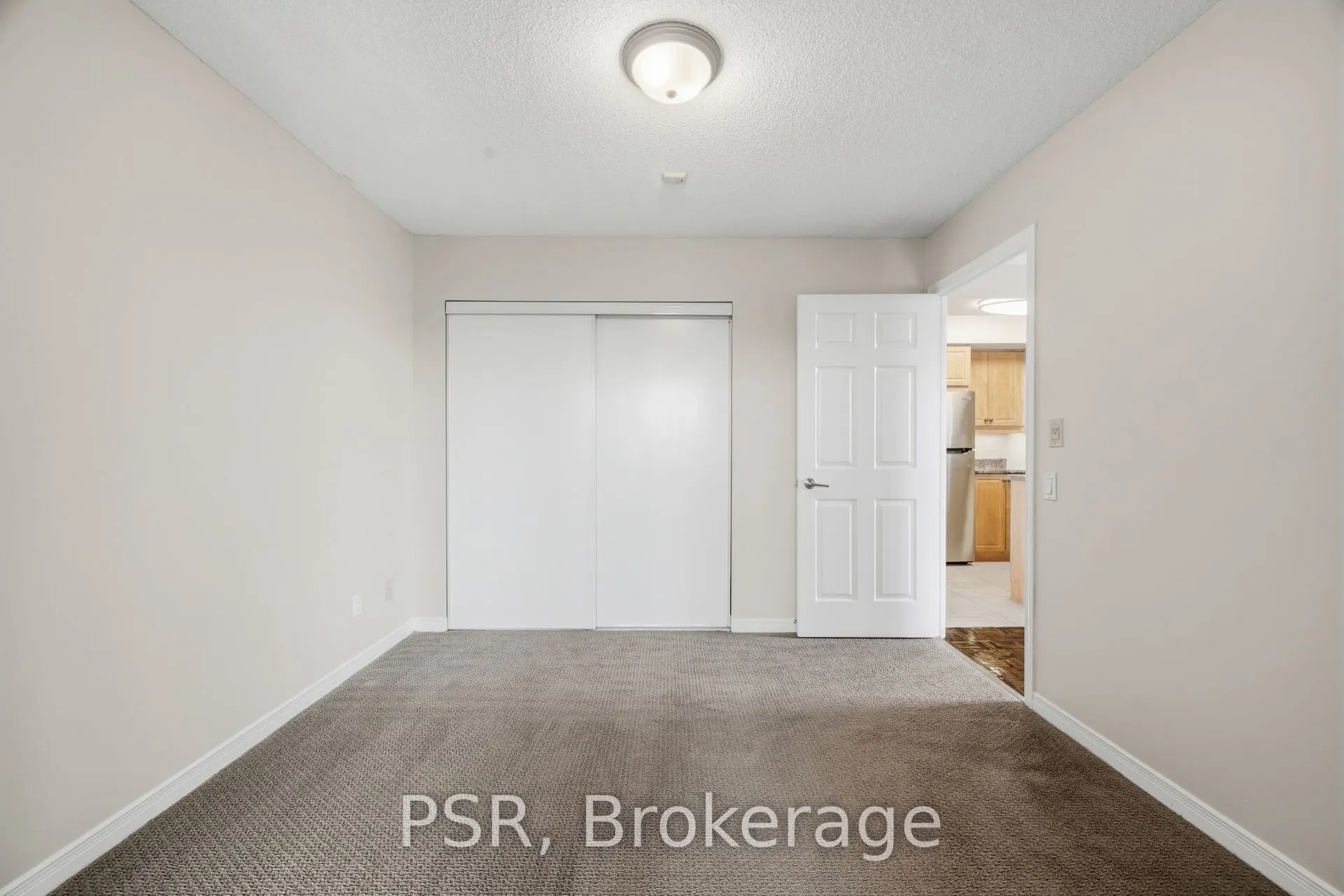 515 Rosewell Avenue #302