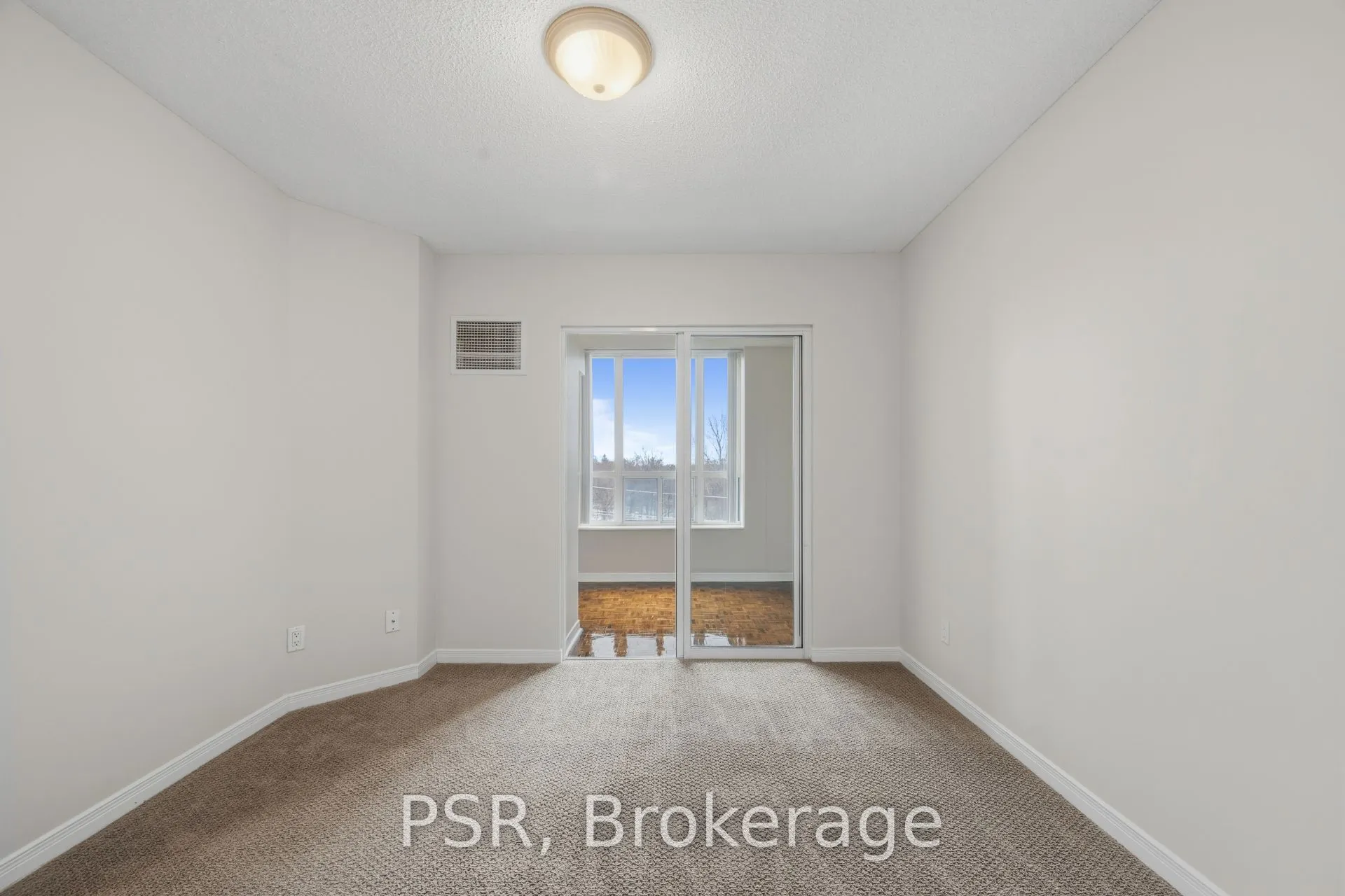 515 Rosewell Avenue #302