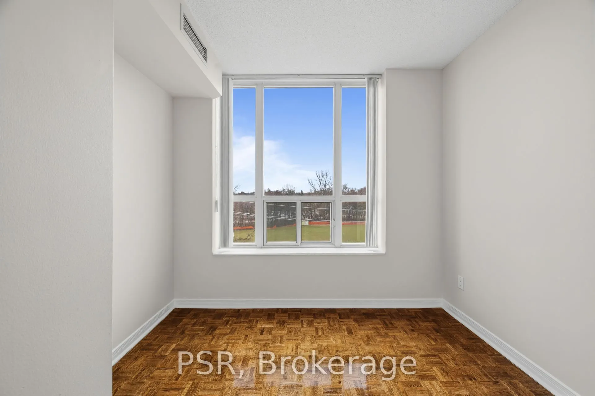 515 Rosewell Avenue #302