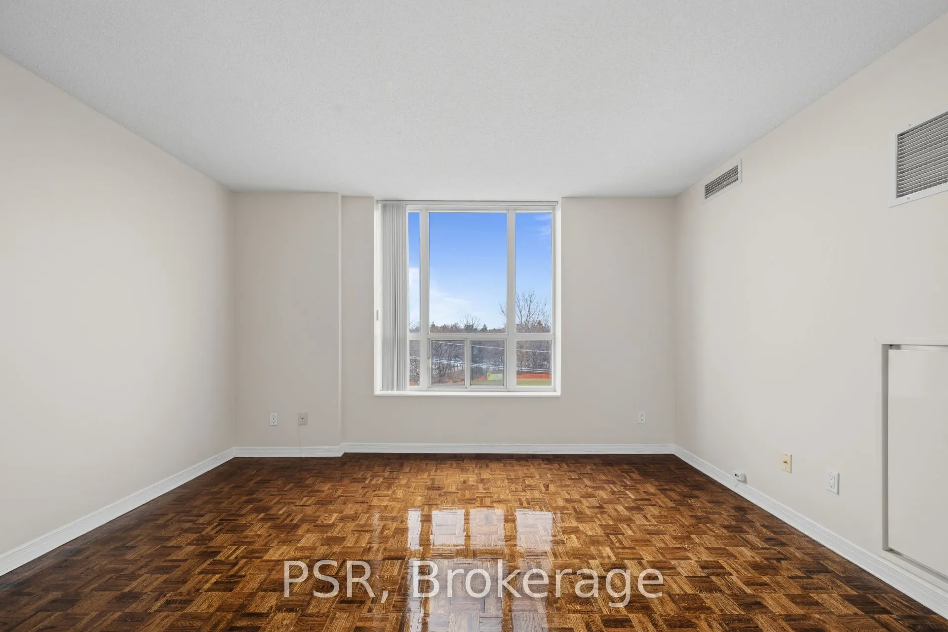 515 Rosewell Avenue #302