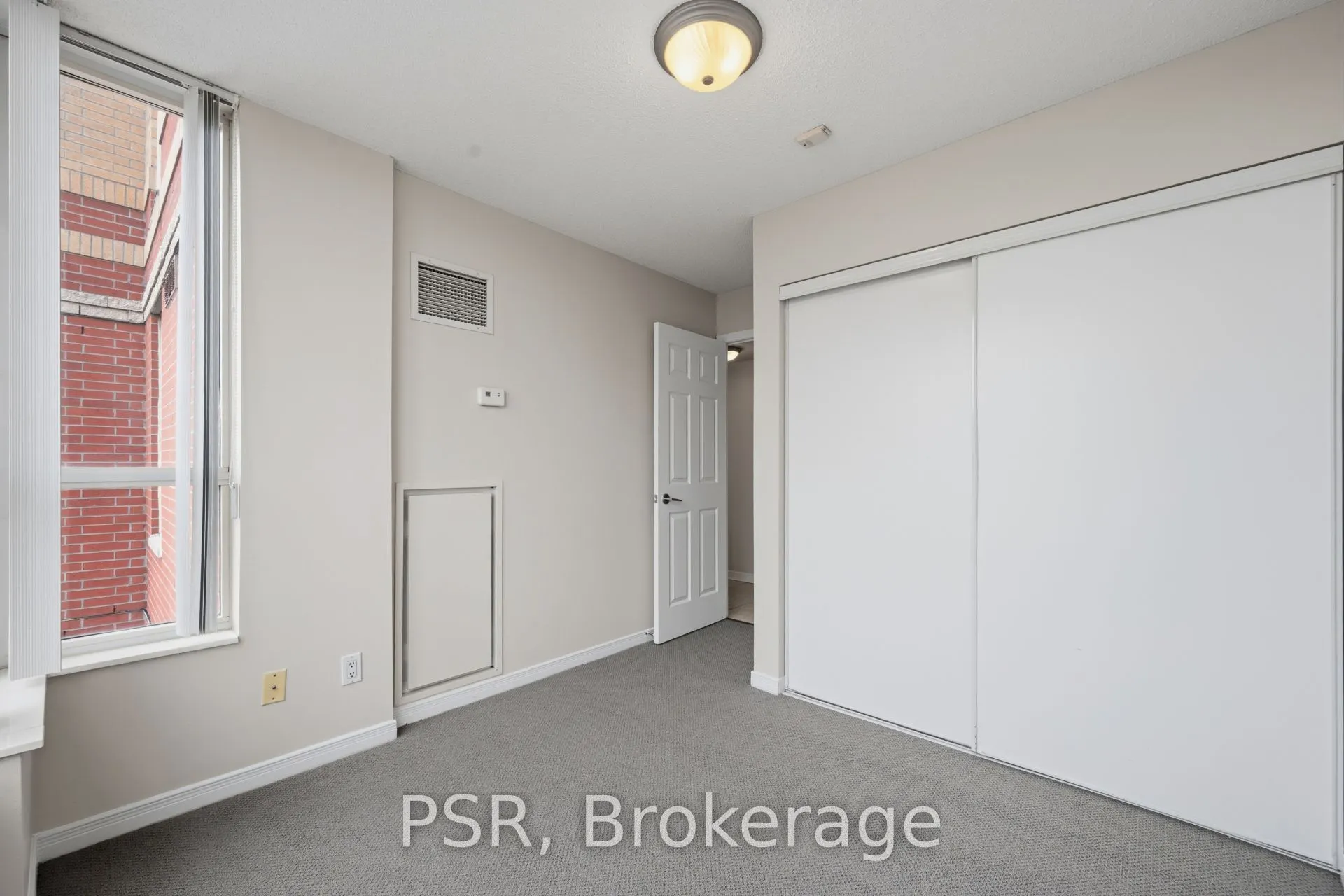 515 Rosewell Avenue #302