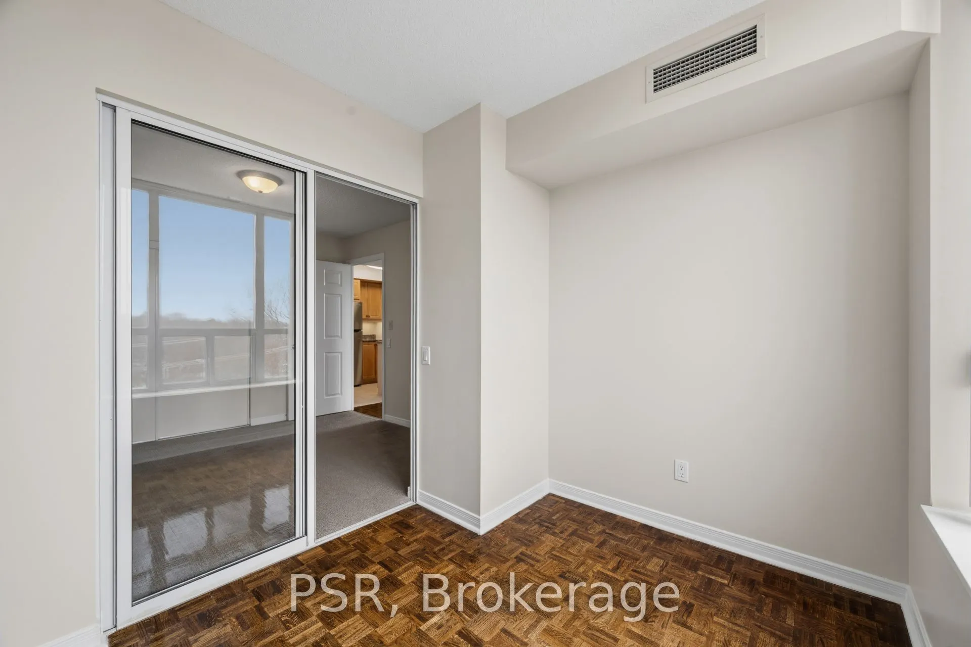 515 Rosewell Avenue #302