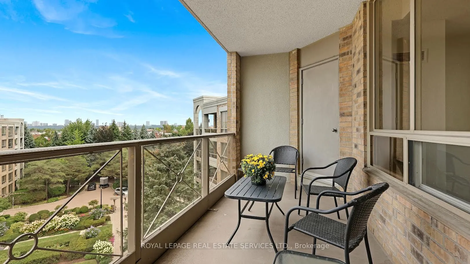 215 The Donway W #616