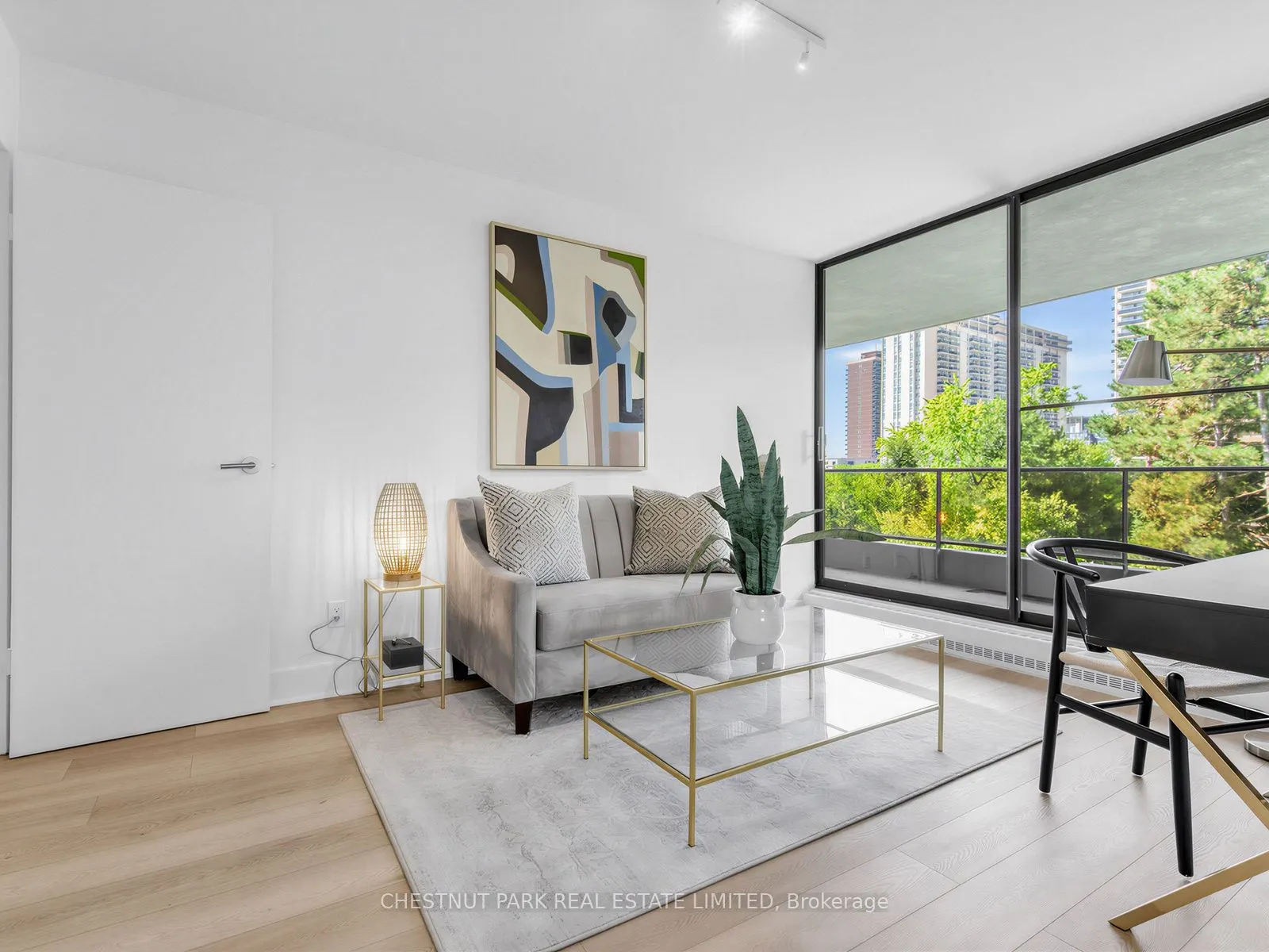 10 Avoca Avenue #401