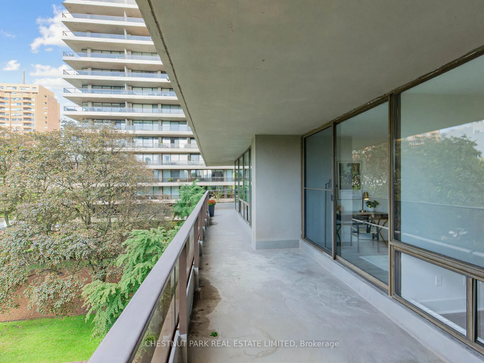 10 Avoca Avenue #401