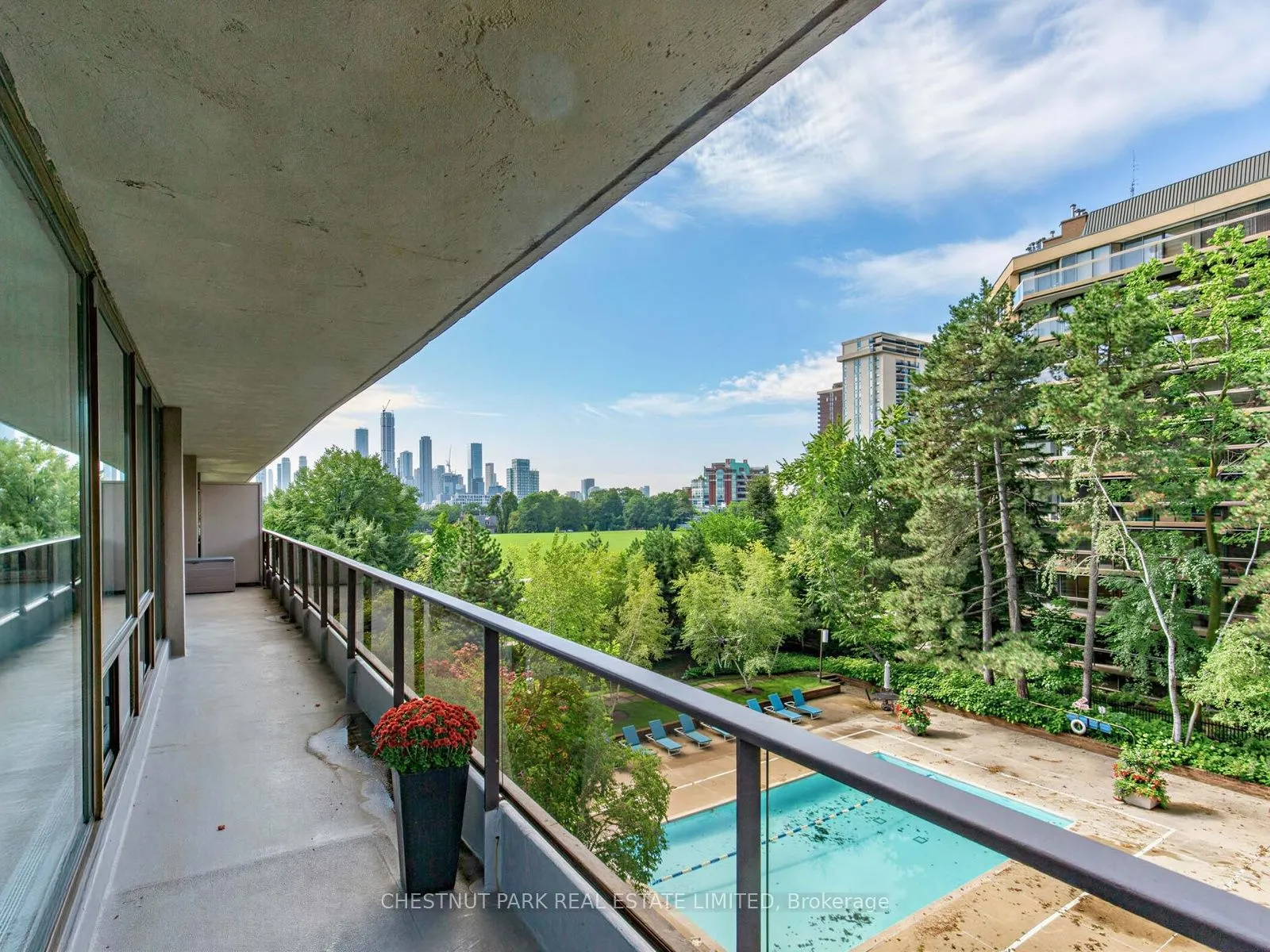 10 Avoca Avenue #401