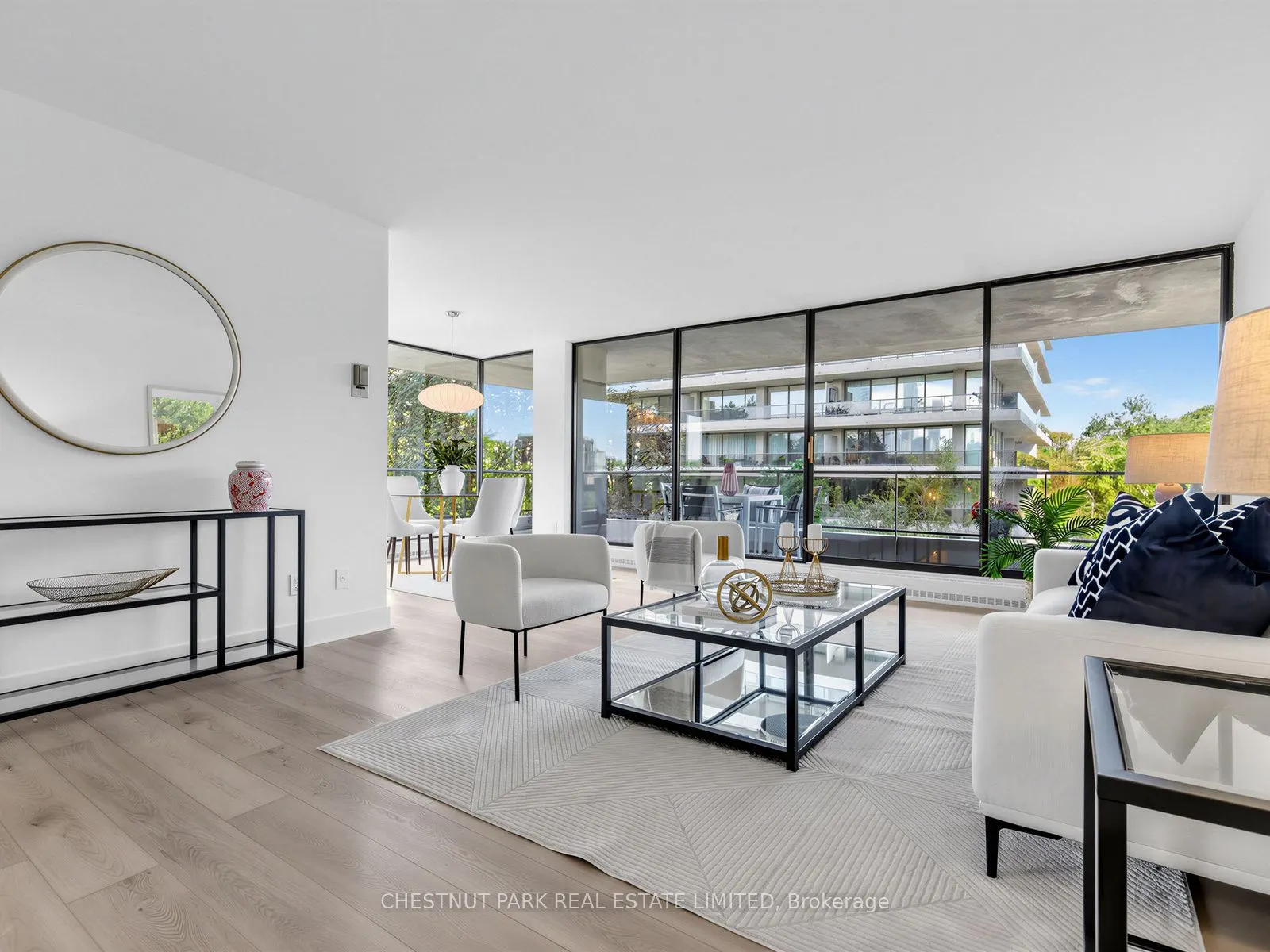 10 Avoca Avenue #401