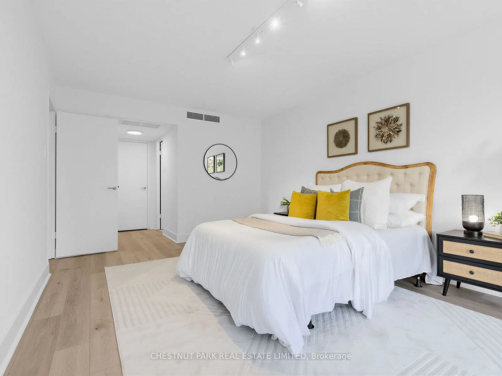 10 Avoca Avenue #401