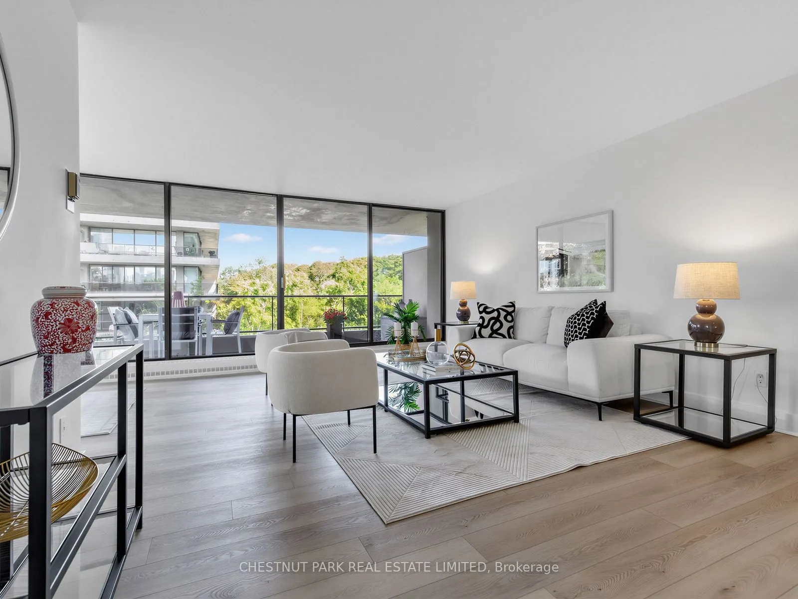 10 Avoca Avenue #401