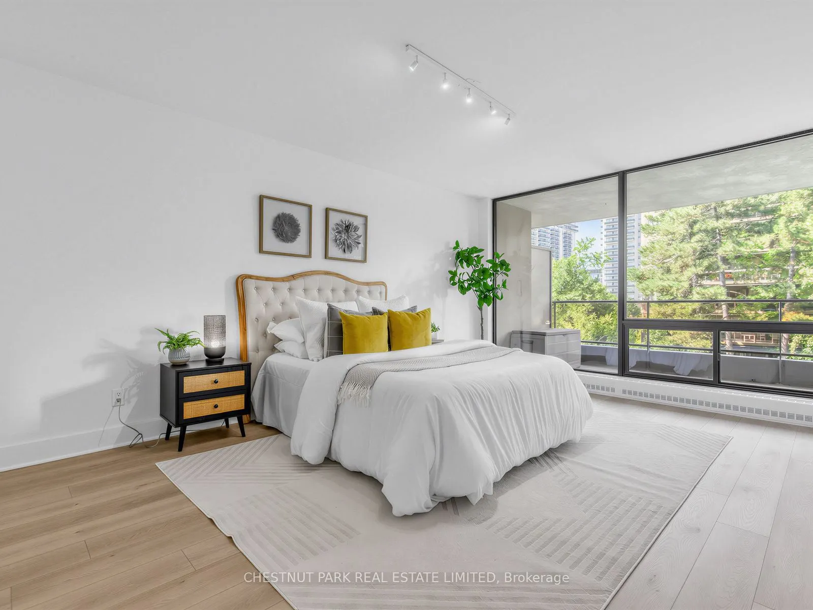 10 Avoca Avenue #401