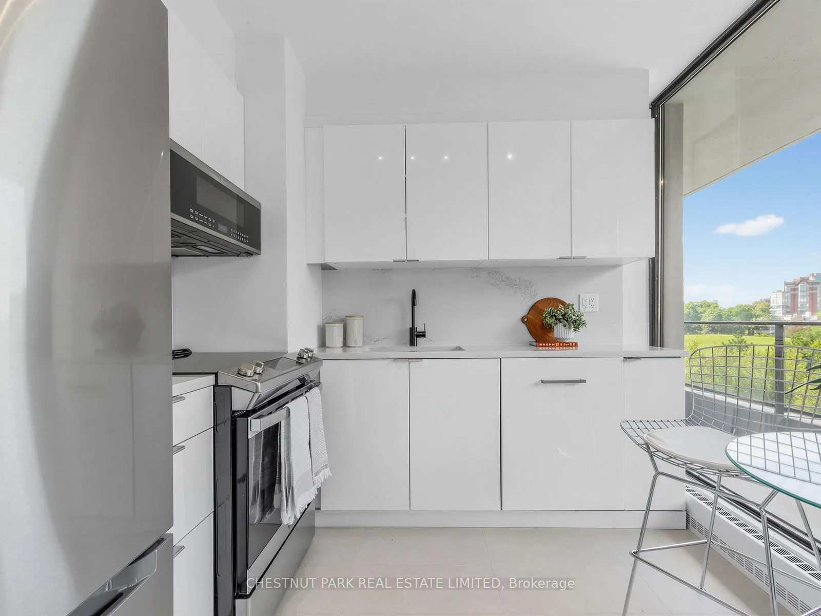 10 Avoca Avenue #401