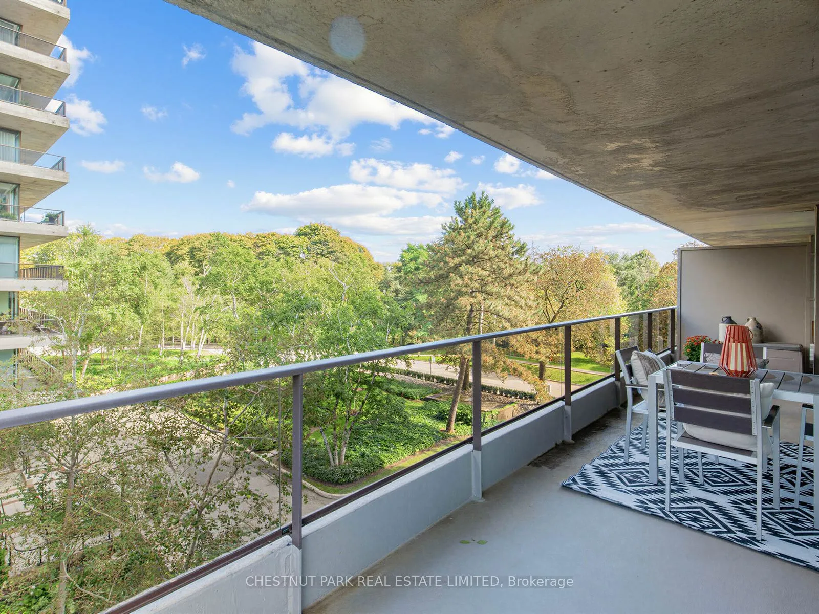 10 Avoca Avenue #401