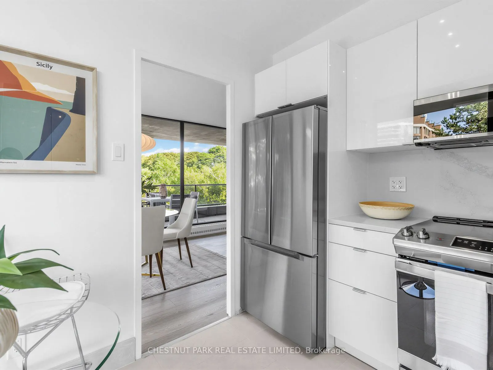 10 Avoca Avenue #401