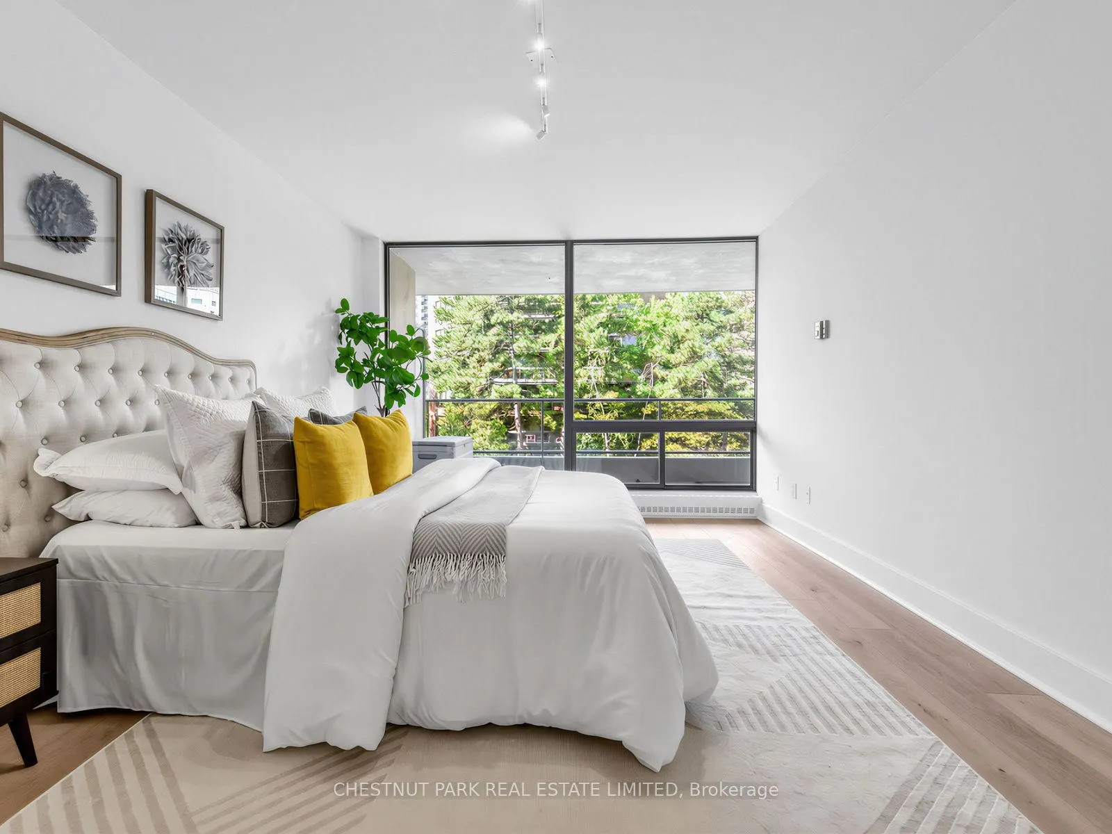 10 Avoca Avenue #401