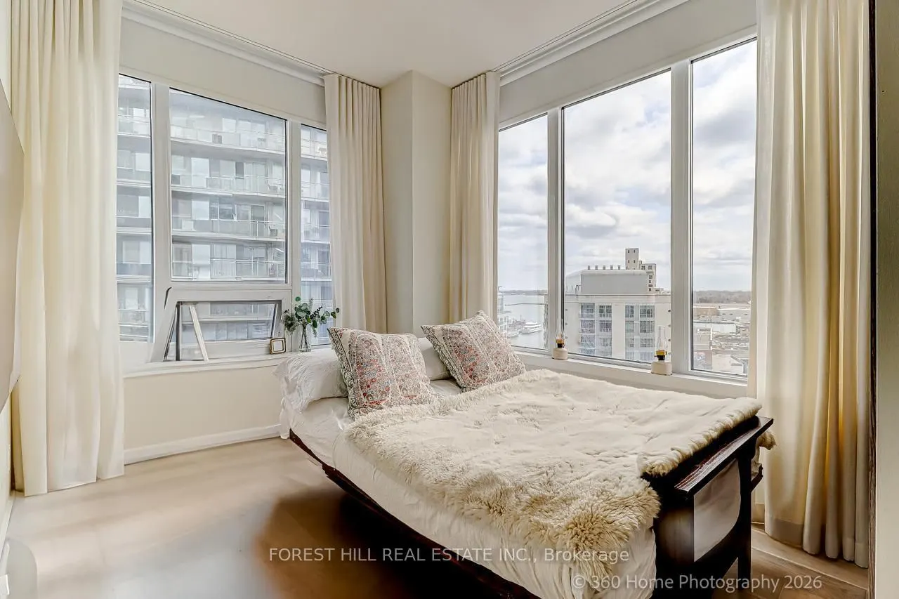 17 Bathurst Street #1215