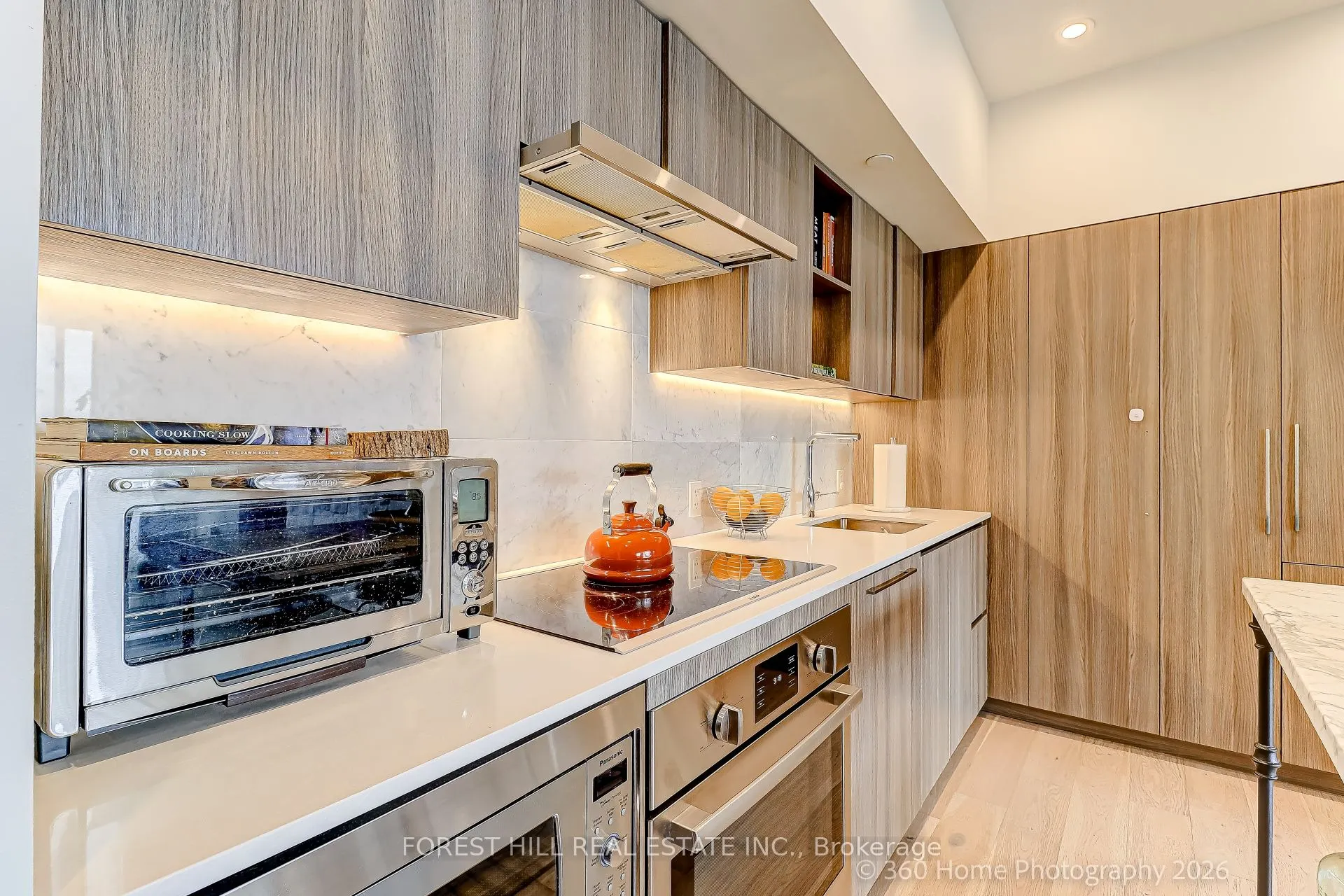 17 Bathurst Street #1215