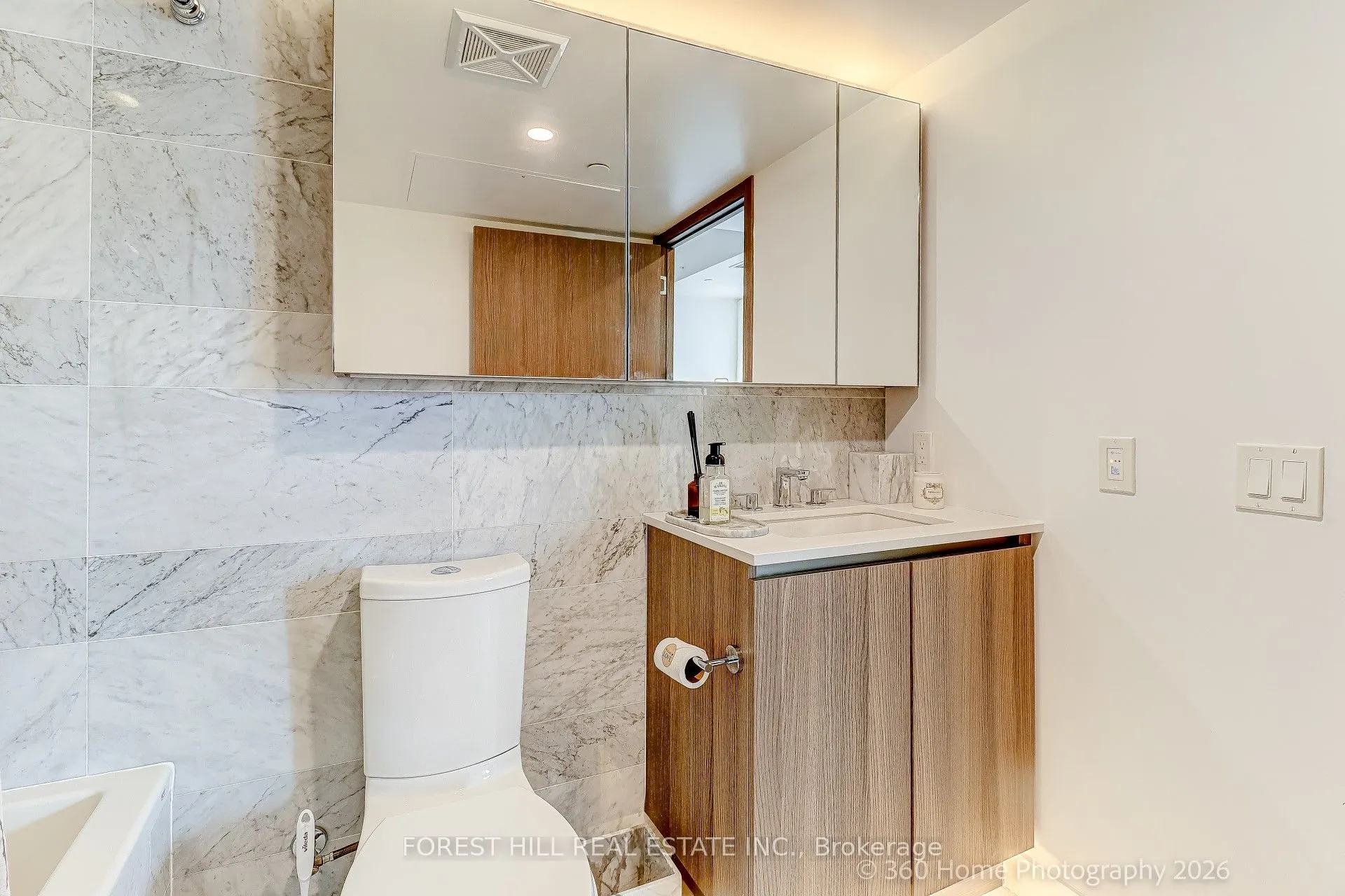 17 Bathurst Street #1215
