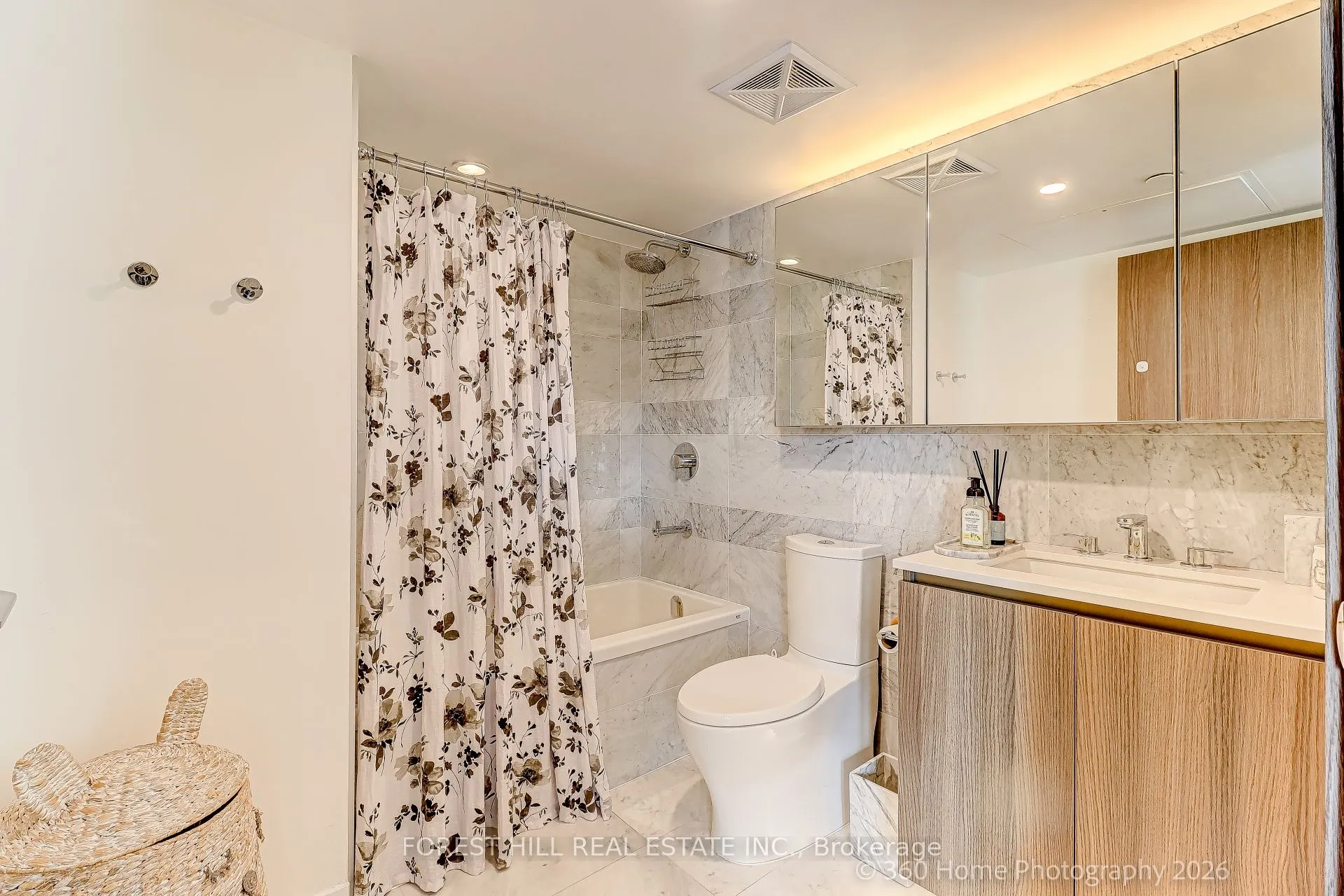 17 Bathurst Street #1215