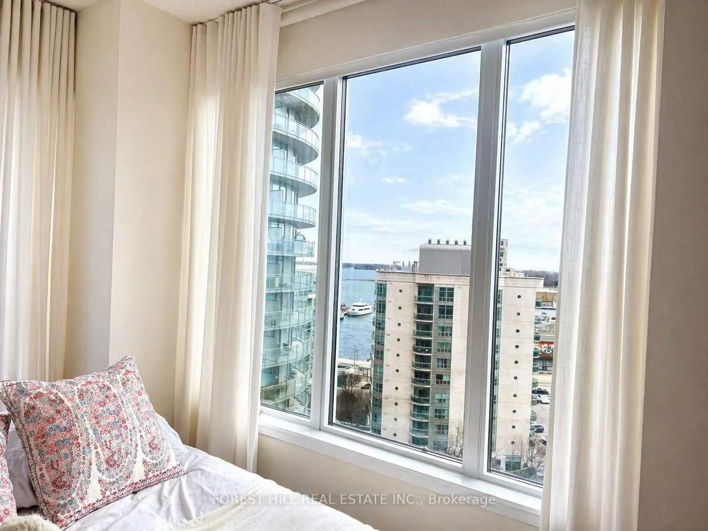 17 Bathurst Street #1215