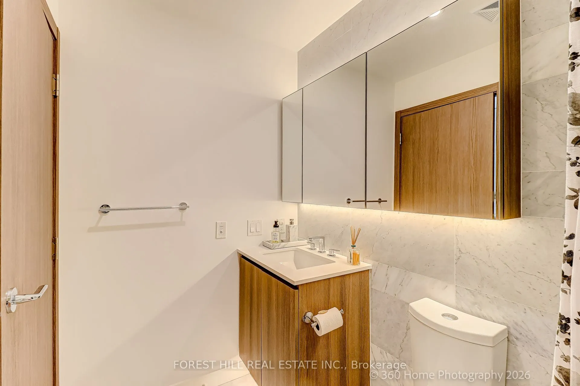 17 Bathurst Street #1215