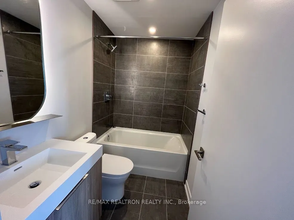 15 Holmes Avenue #509